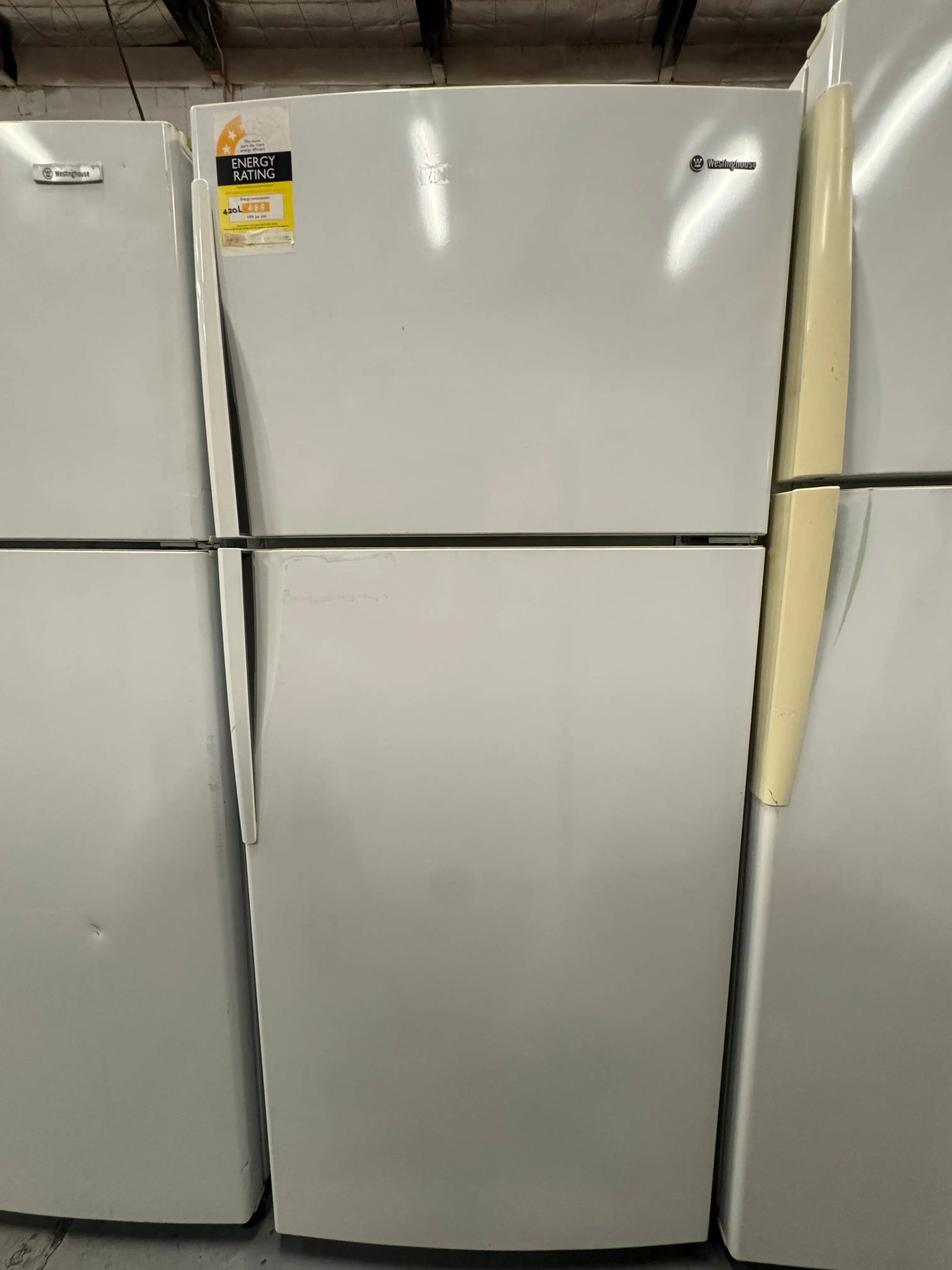 Refurbished Westinghouse fridge freezer for 420 L | SYDNEY