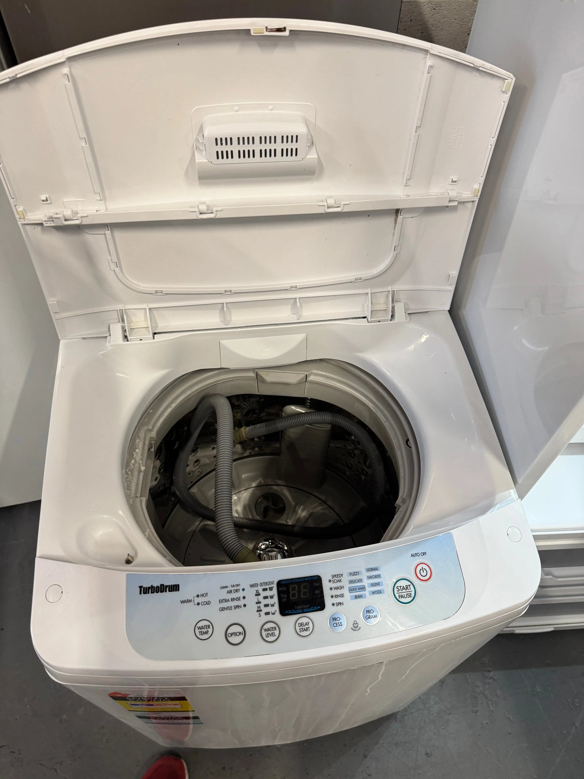 Refurbished combo Fisher & PAYKEL 440 ltr fridge freezer and Lg 6.5 kg top loader washer | SYDNEY