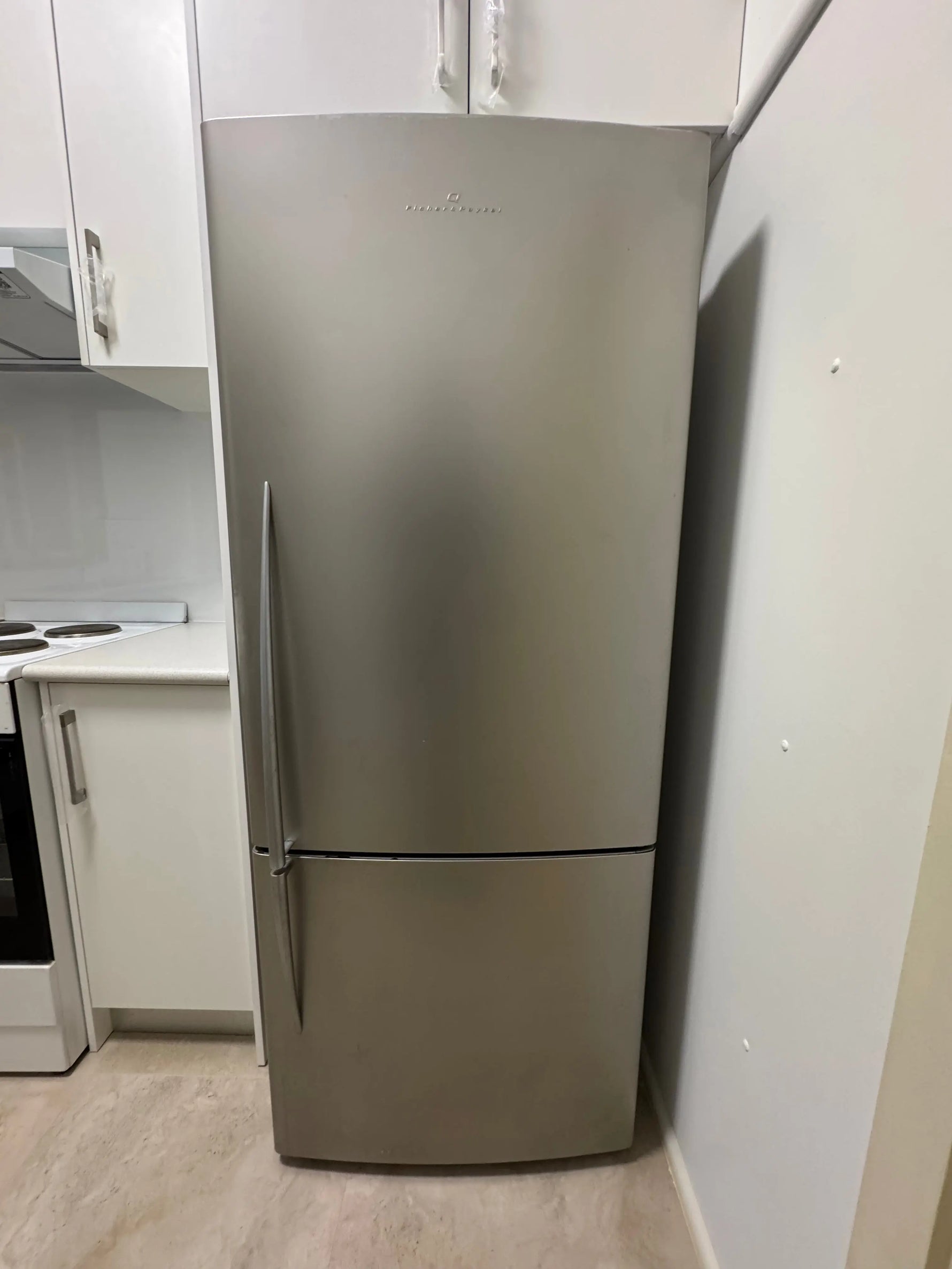 Refurbished combo Fisher and paykel 442 ltr fridge &  8 kg top loader ( 3 months  warranty ) | SYDNEY