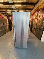 Refurbished fisher and Paykel 442 liters fridge freezer