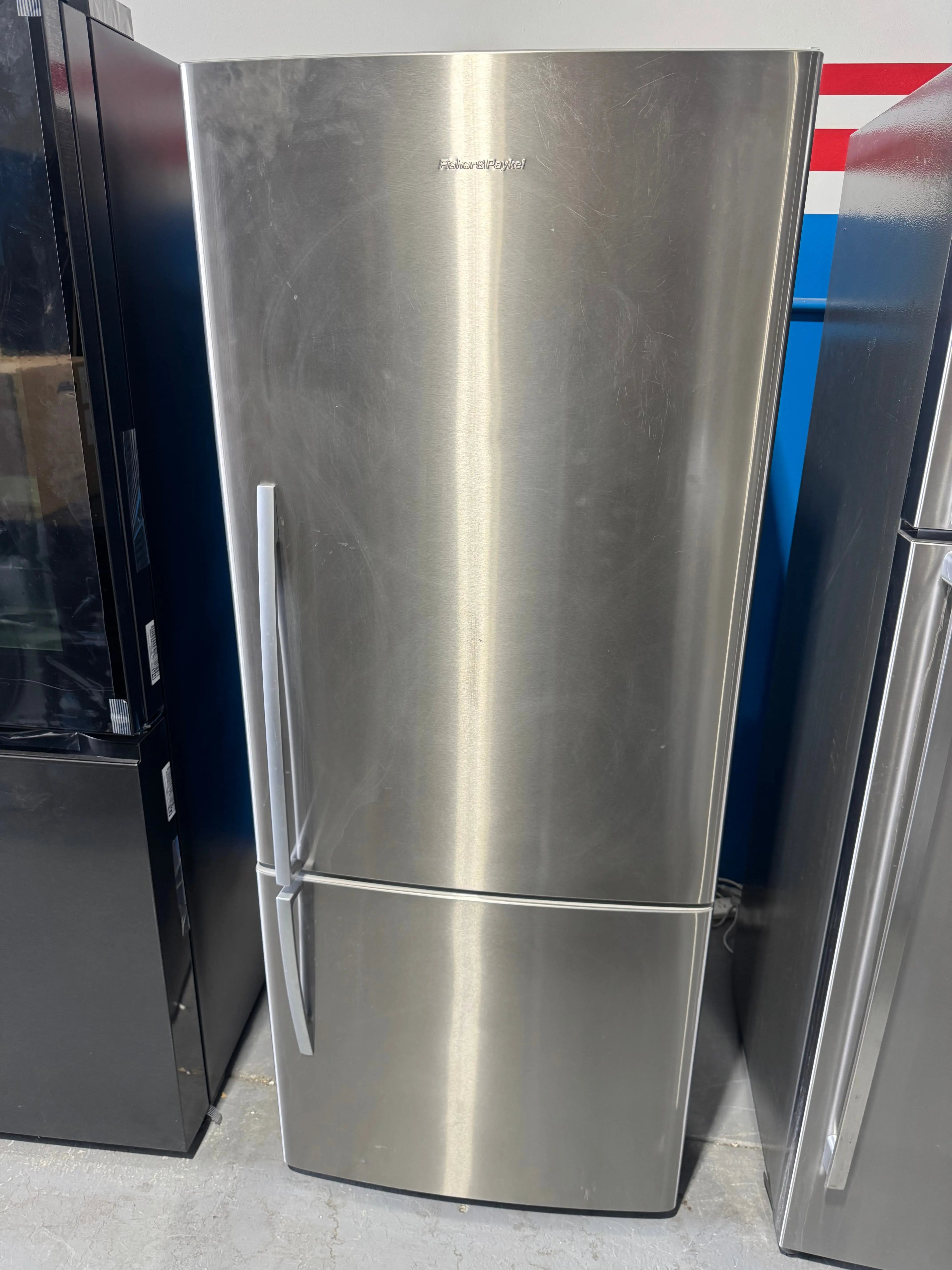 Refurbished fisher and Paykel 442 litres fridge freezer | PERTH