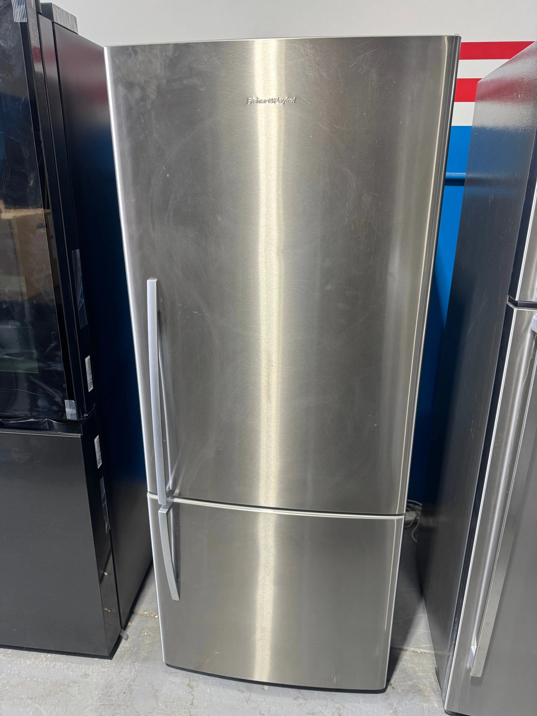 Refurbished fisher and Paykel 442 litres fridge freezer | PERTH