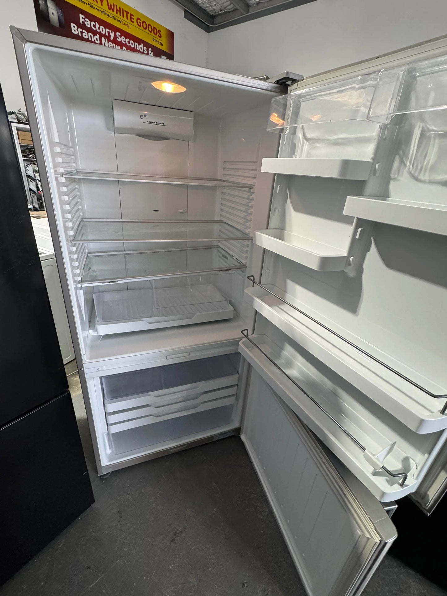 Refurbished fisher and Paykel 519 litres fridge freezer | PERTH