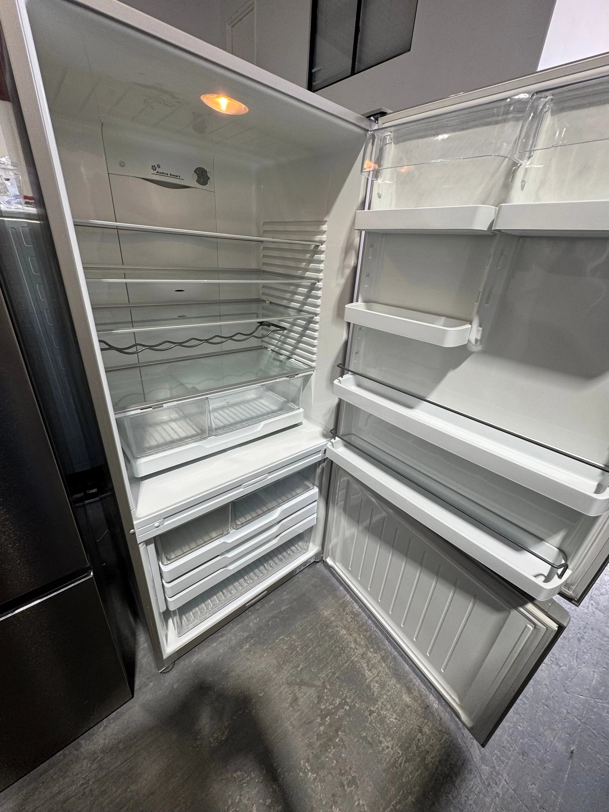 Refurbished fisher and Paykel 519 litres fridge freezer | PERTH