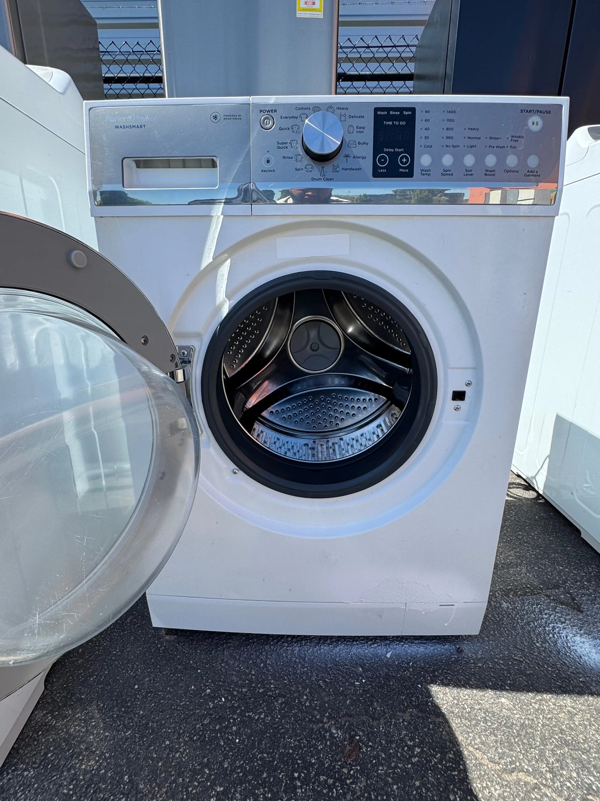 Refurbished fisher and Paykel 7.5kg washing machine | PERTH