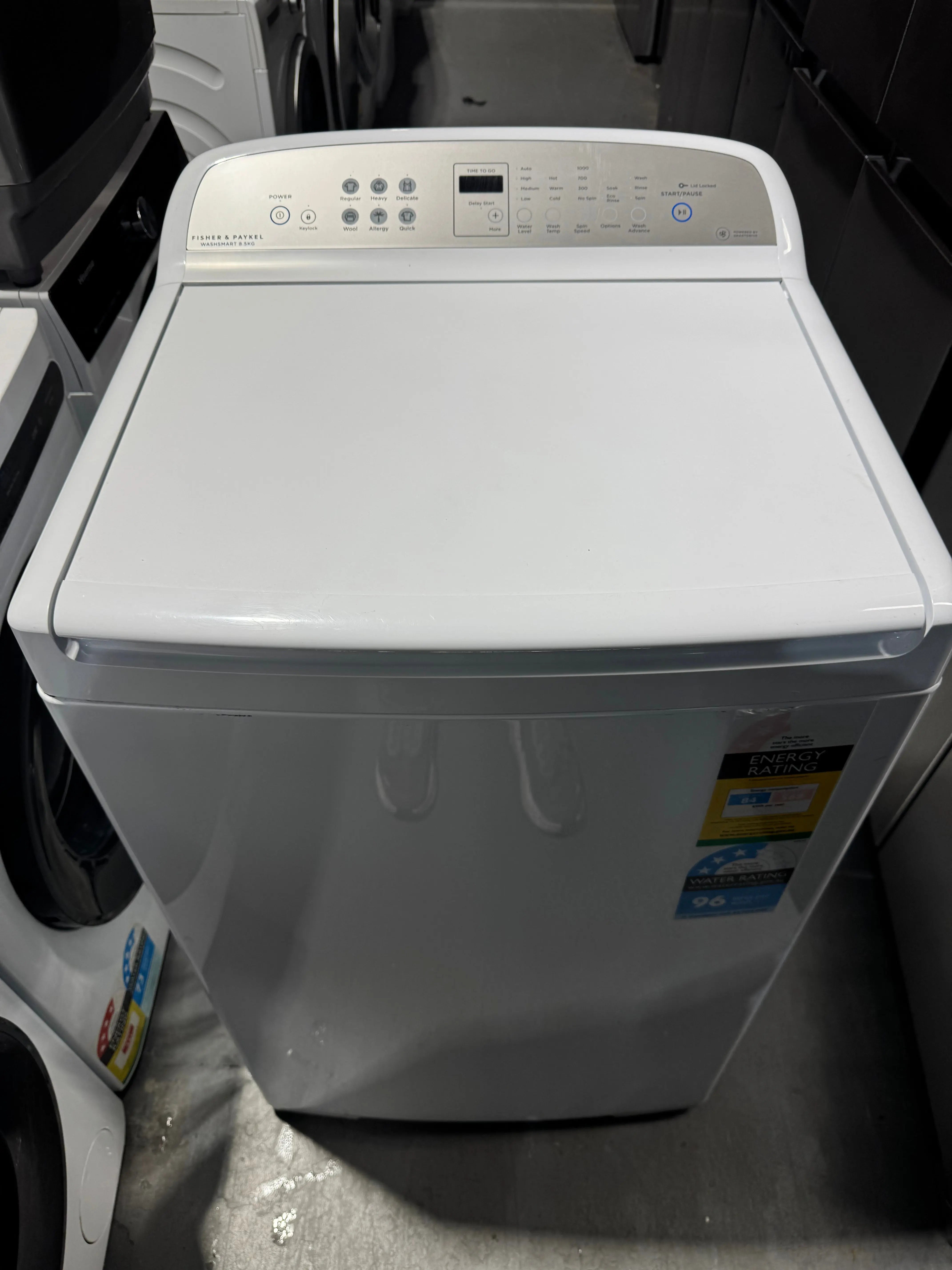 Refurbished fisher and Paykel 8.5kg washing machine