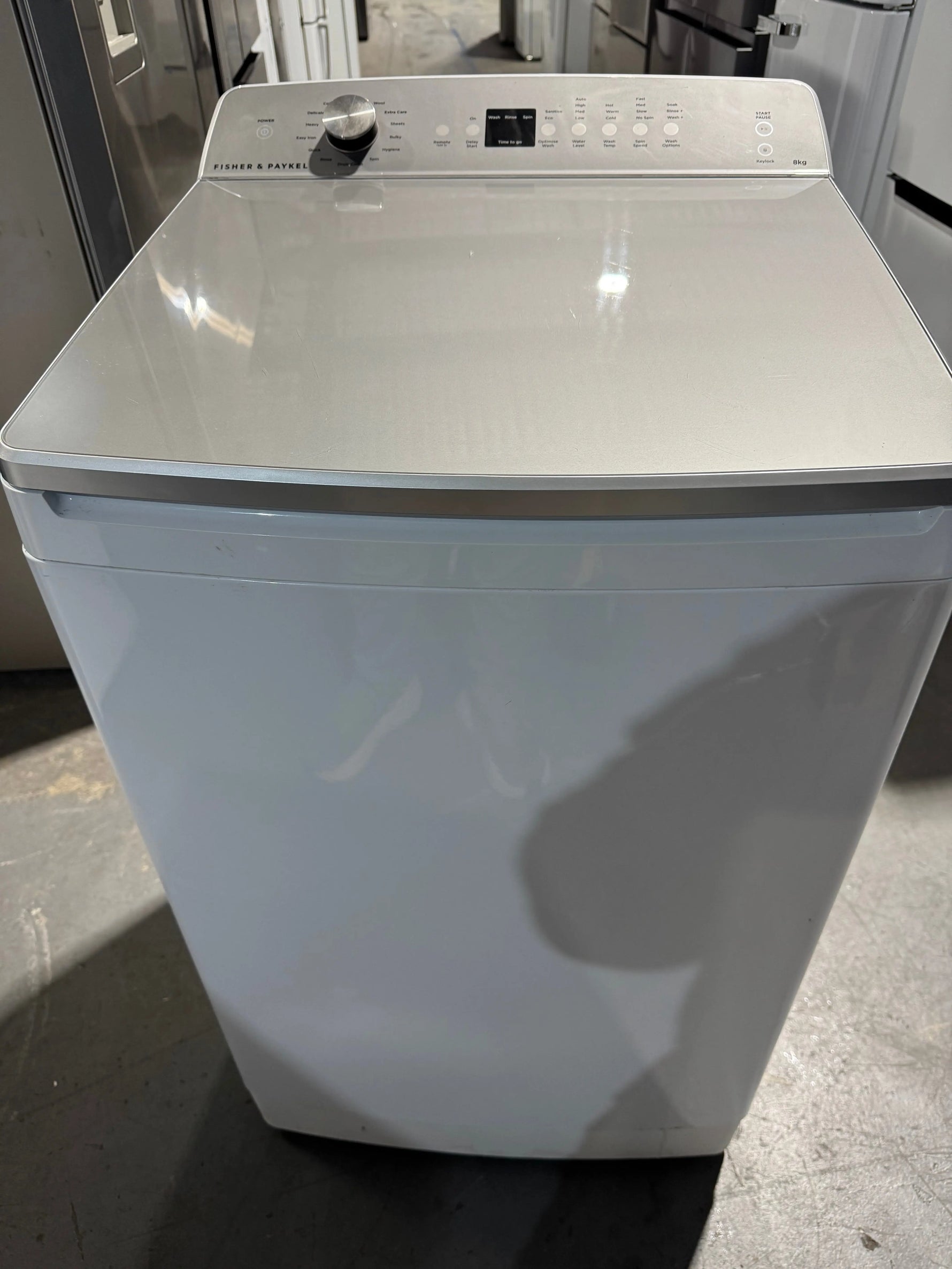 Refurbished fisher and Paykel 8kg washing machine