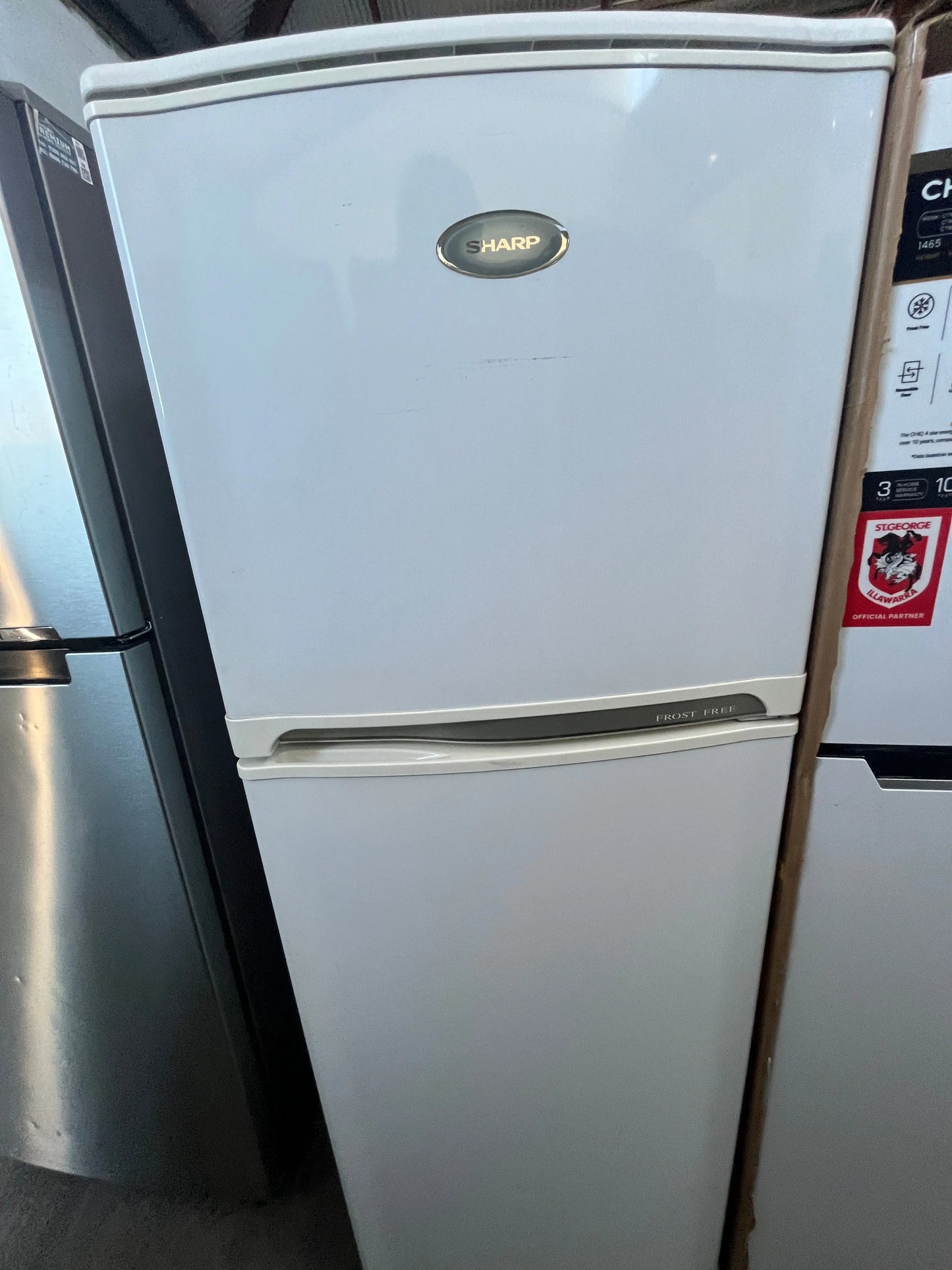 Refurbished sharp 229L Fridge Freezer | ADELAIDE