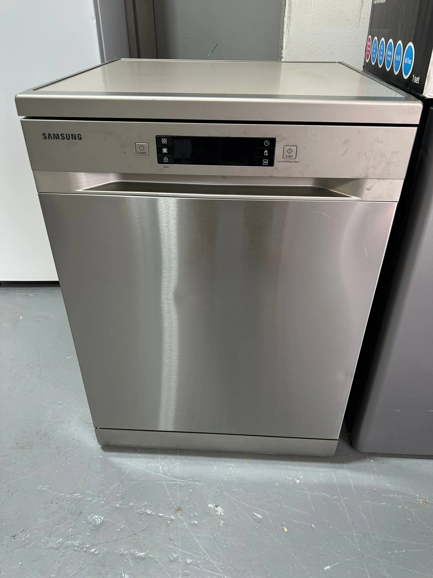 Samsung 14 place Dishwasher Model no -Dw60m6055fs | SYDNEY