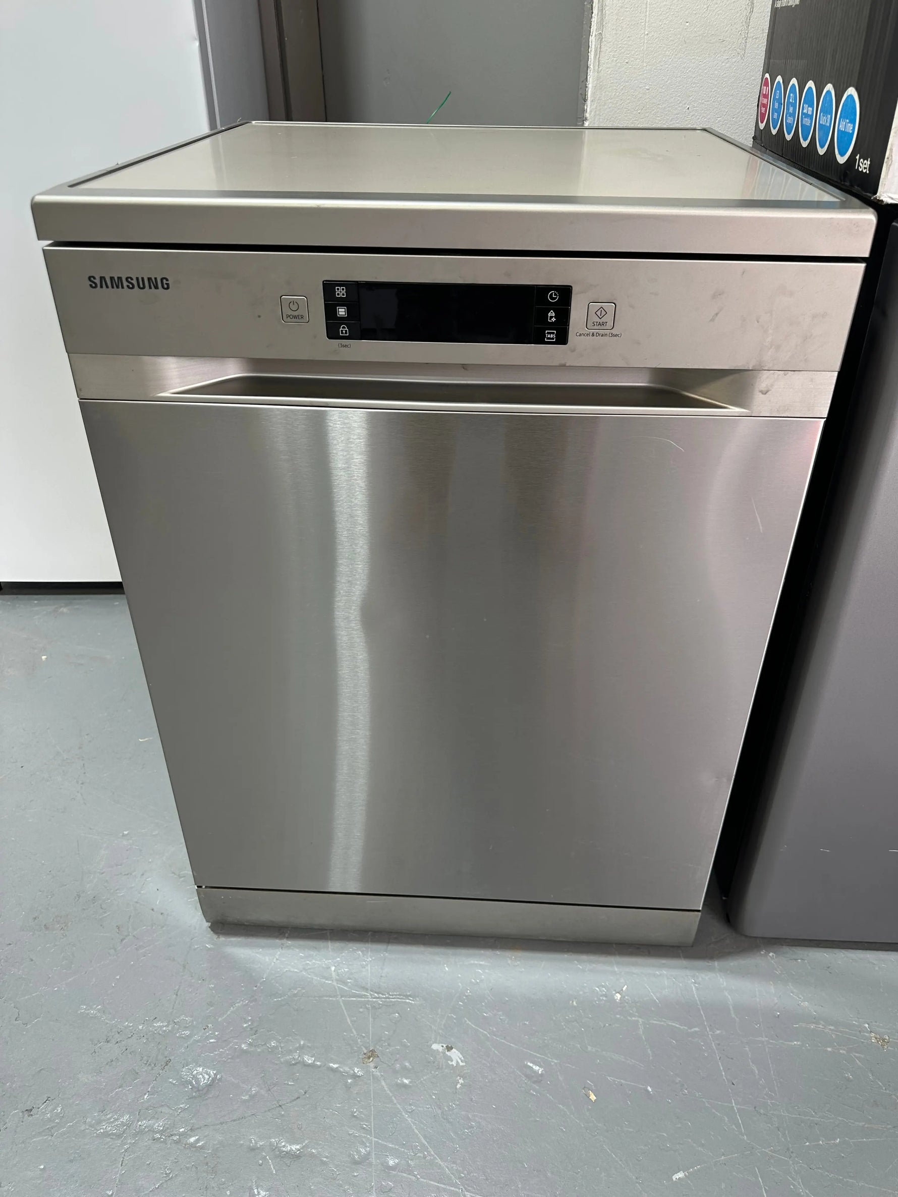 Samsung 14 place Dishwasher Model no -Dw60m6055fs | SYDNEY