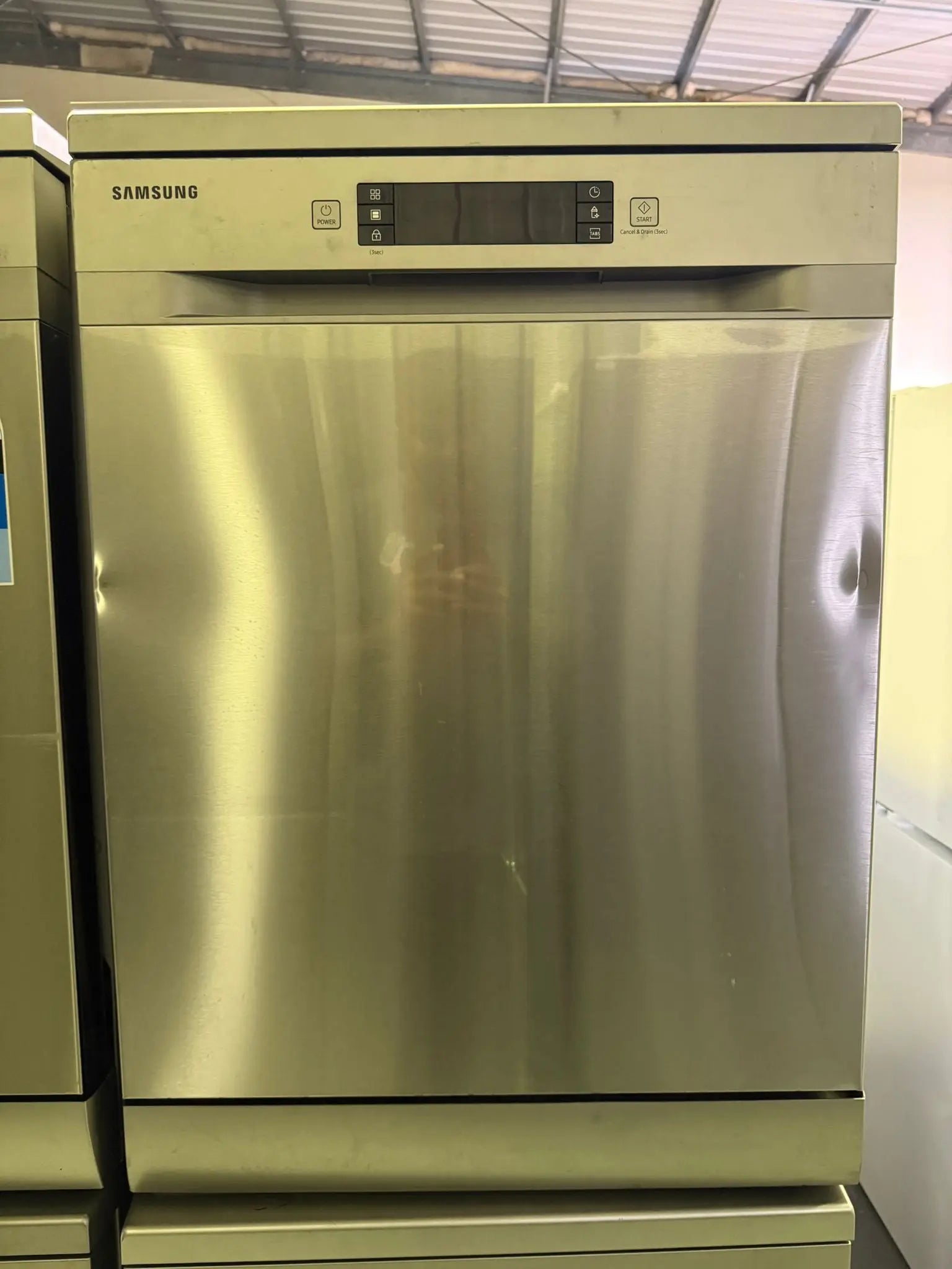 Samsung 14 place setting dishwasher | BRISBANE