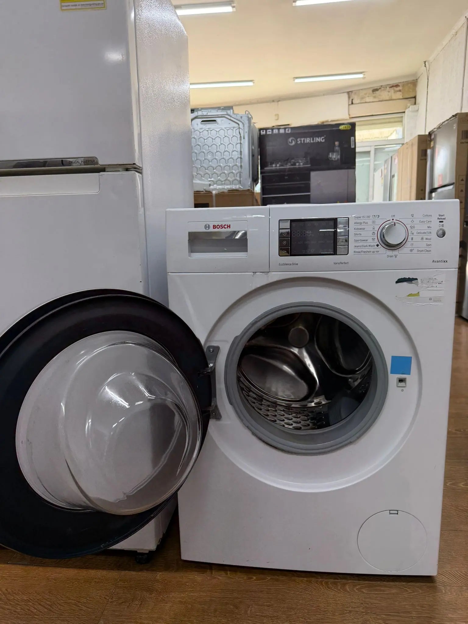 Samsung 227L Fridge + Bosch 7.5kg Washing Machine Combo – Refurbished | RESERVOIR