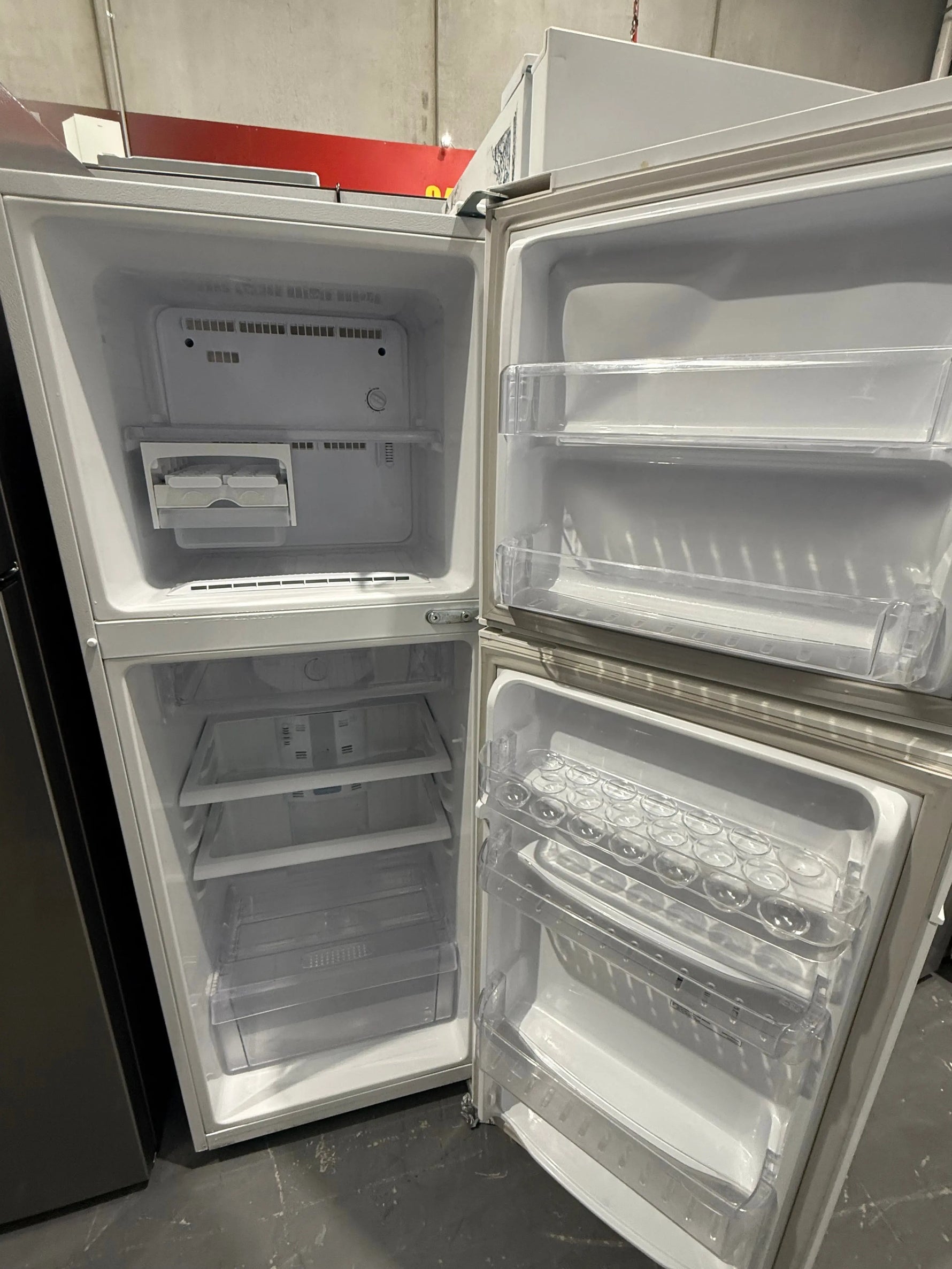 Samsung 238 L Top-Mount Fridge – Refurbished | SR236MW | MELBOURNE
