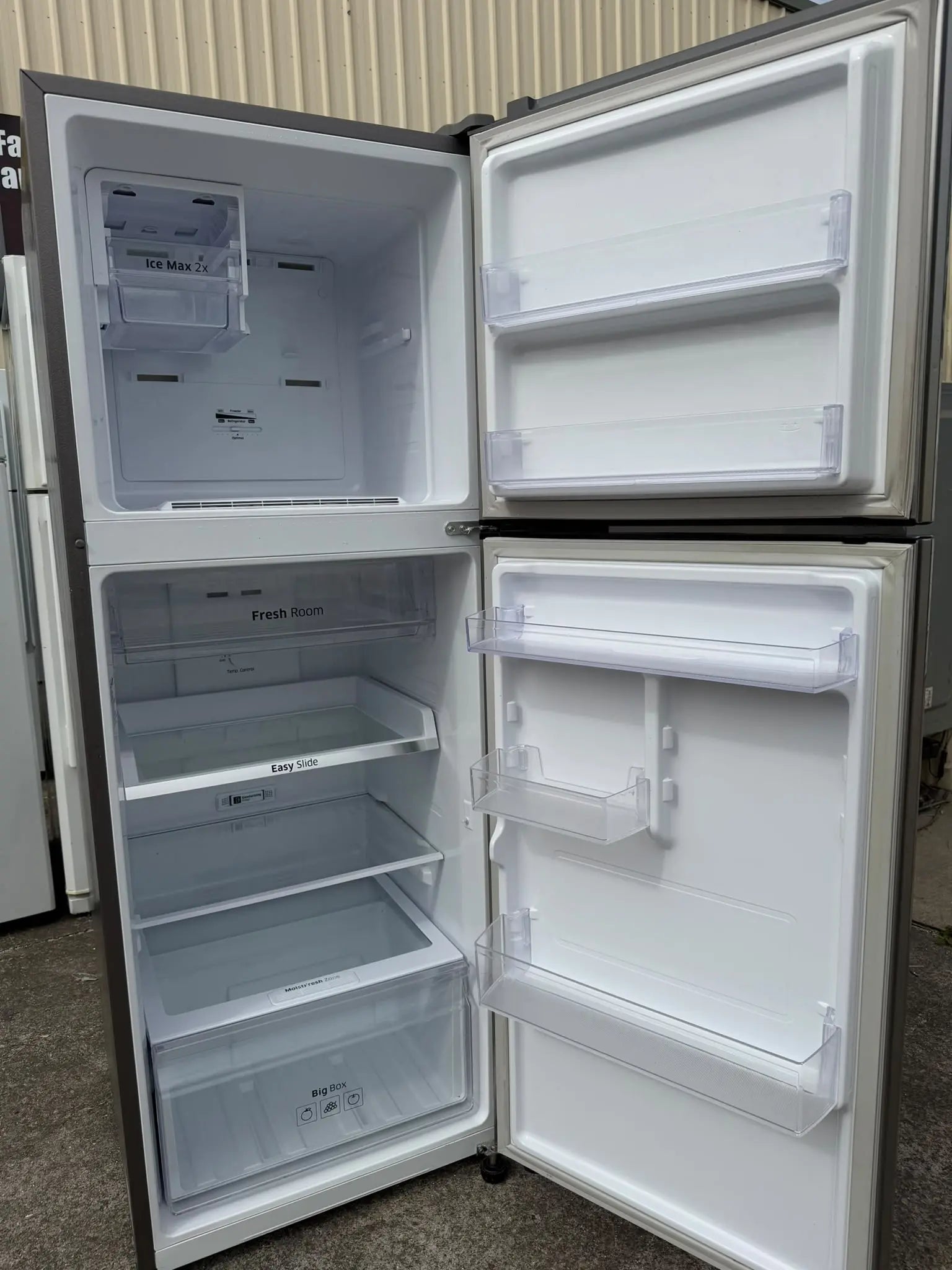 Samsung 320L Fridge Freezer – Refurbished