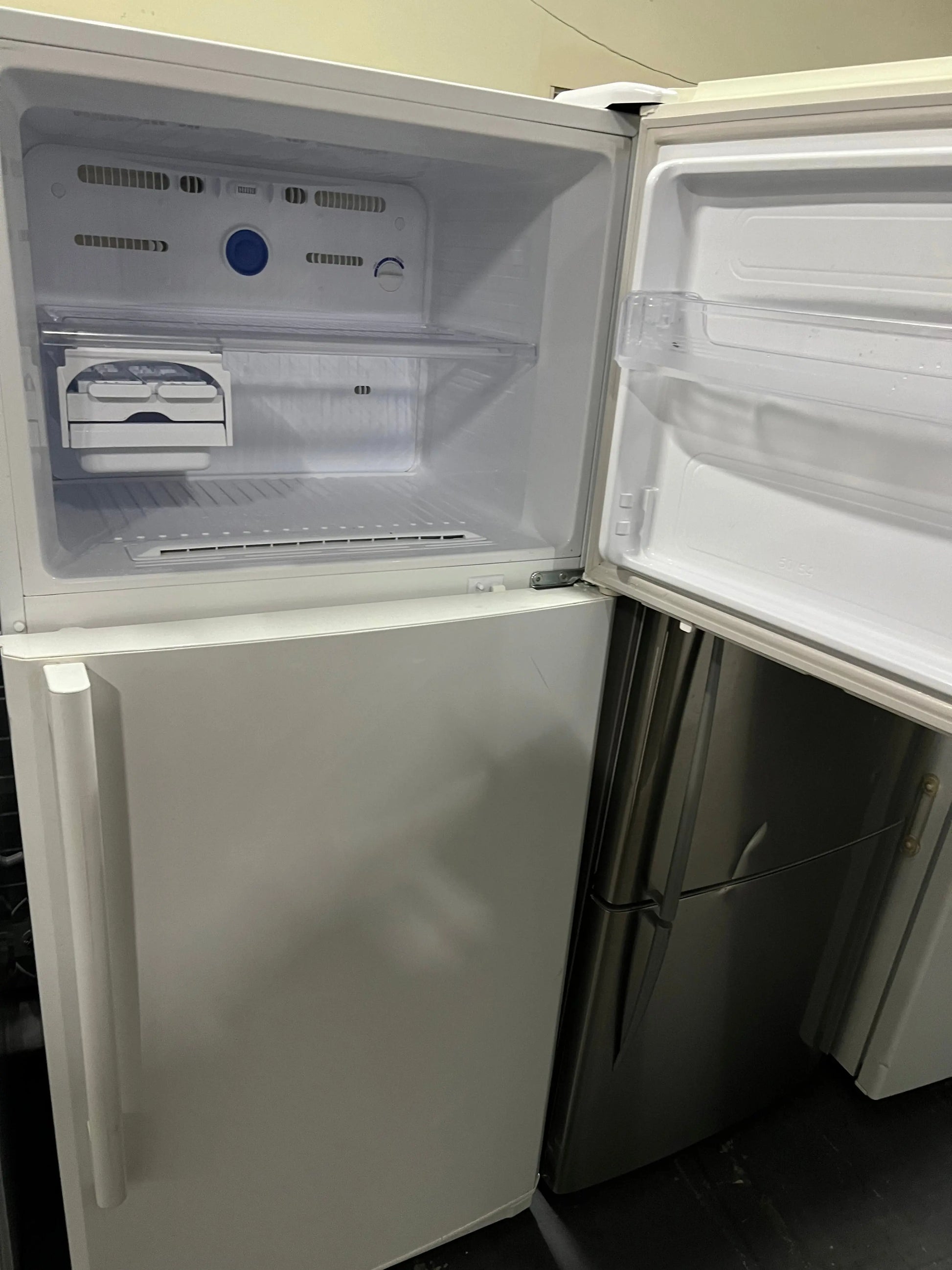 Samsung 431 litres fridge freezer | ADELAIDE