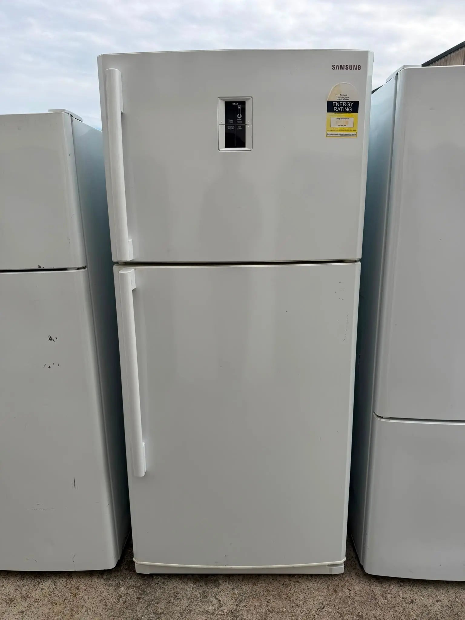 Samsung 511L Fridge Freezer – Refurbished