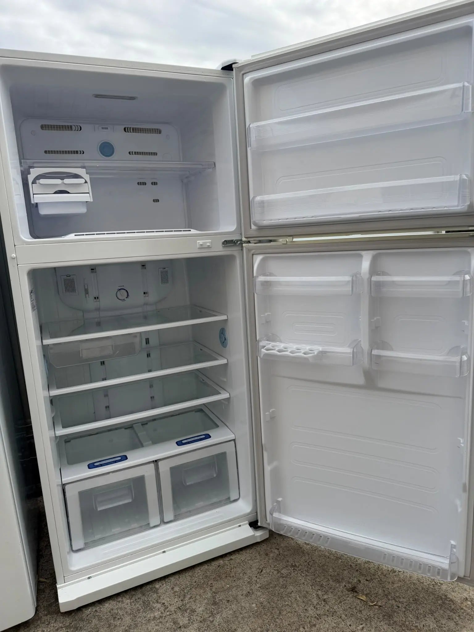 Samsung 511L Fridge Freezer – Refurbished