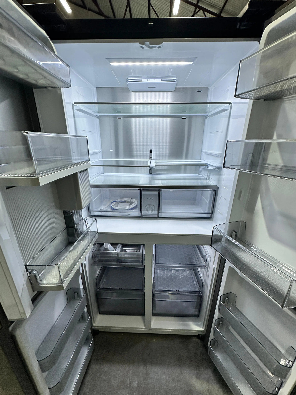 Samsung 636L AI Family Hub French Door Refrigerator / Freezer – Near New | ADELAIDE
