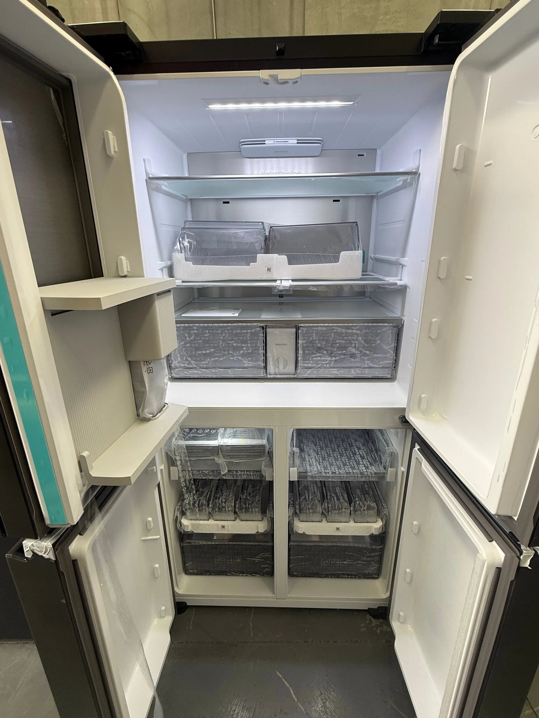 Samsung Family Hub™ 810L French Door Refrigerator – Factory Seconds | SRF9700BFH | MELBOURNE