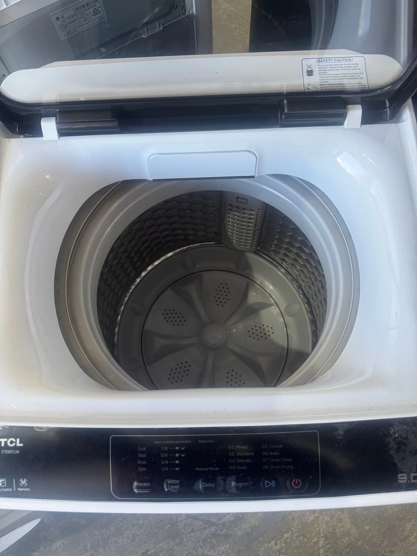 TCL 9kgs washing machine & Hisense 640L fridge freezer | PERTH