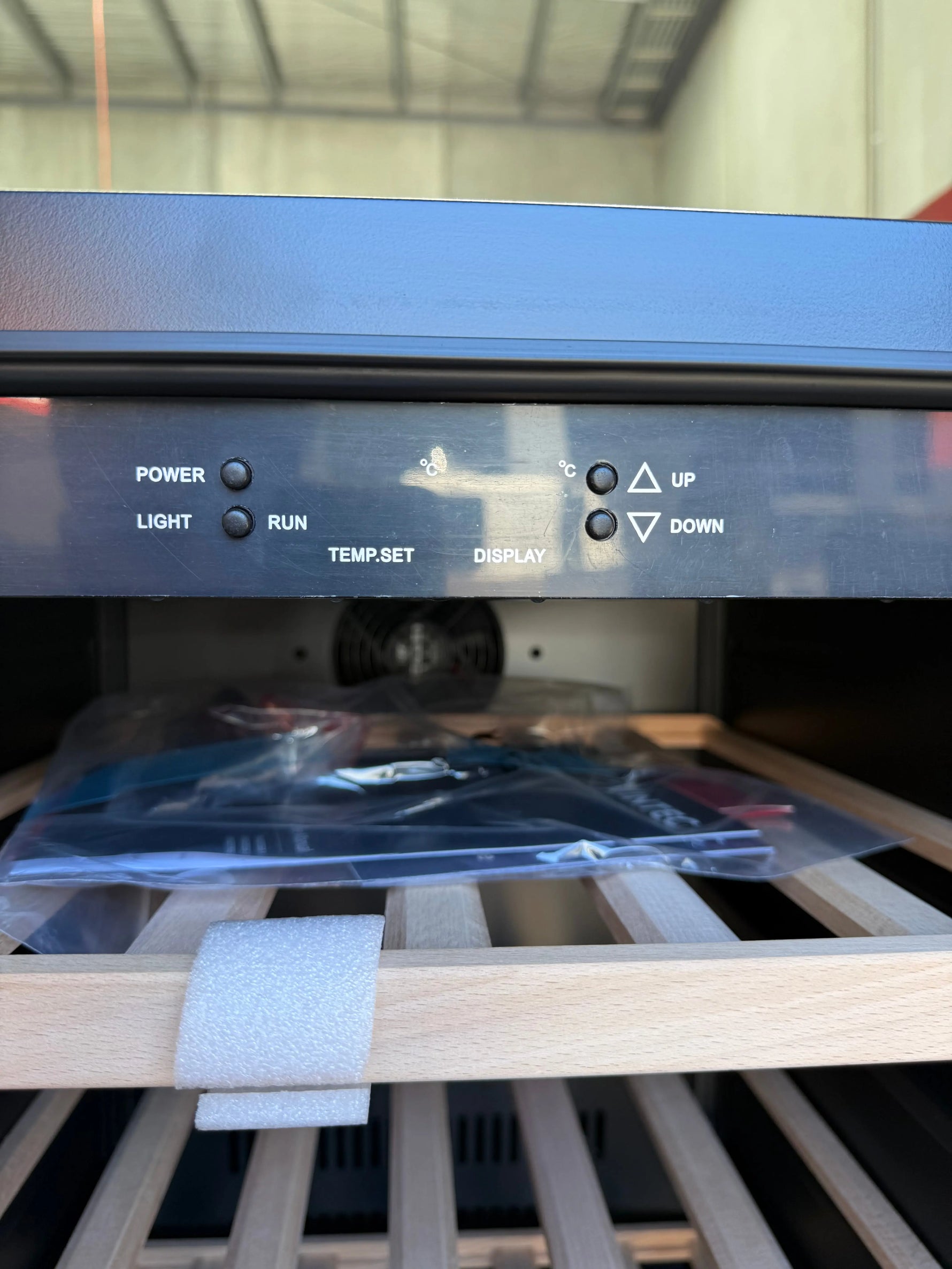 Vintec 35 Bottle Wine Cooler – Factory Seconds | VWS035SBB | MELBOURNE
