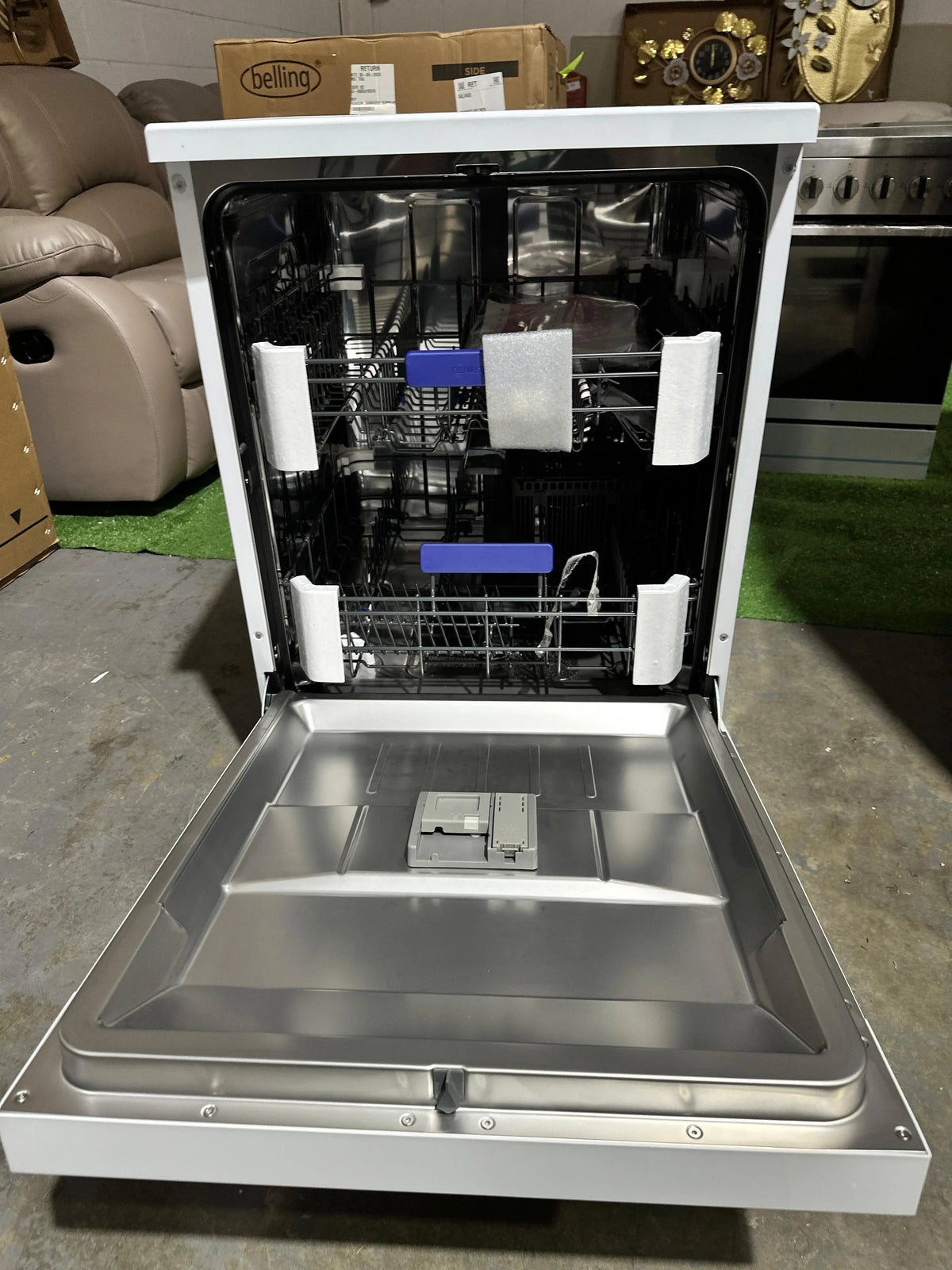 Westinghouse 14 Place Freestanding Dishwasher – Factory Second | ADELAIDE