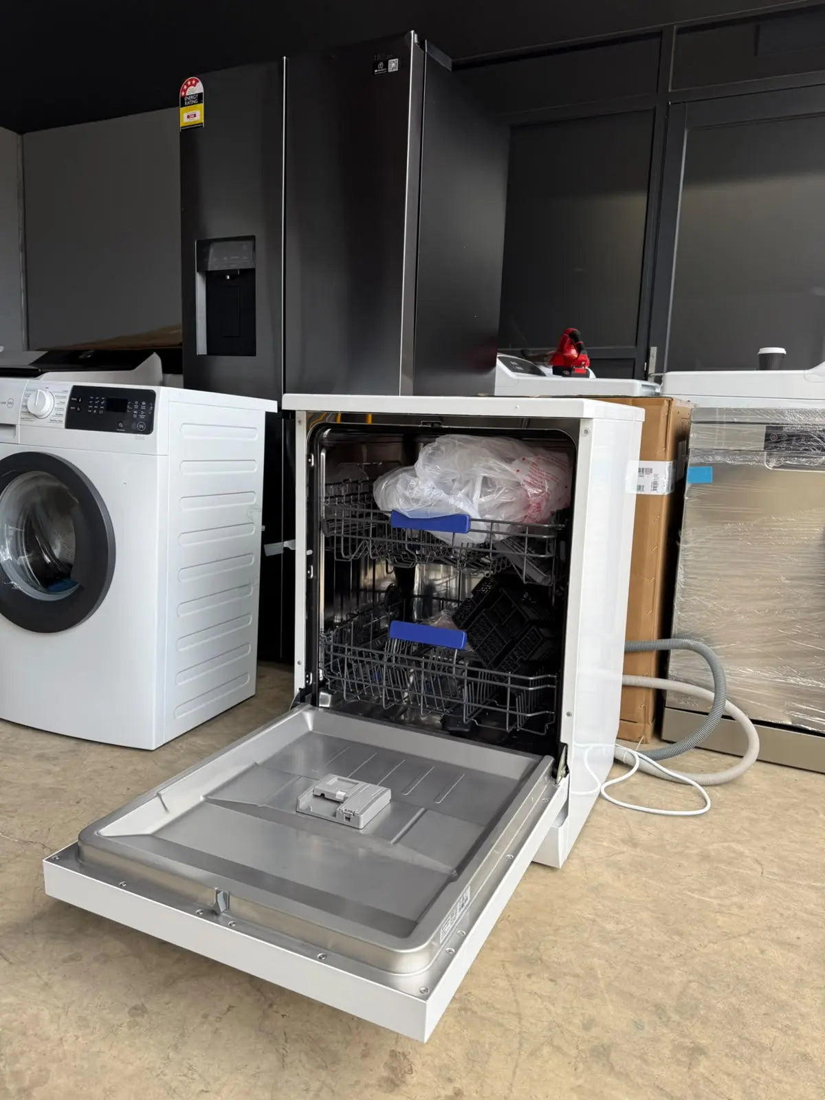 Westinghouse 14 Place Freestanding Dishwasher – Factory Second | MELBOURNE
