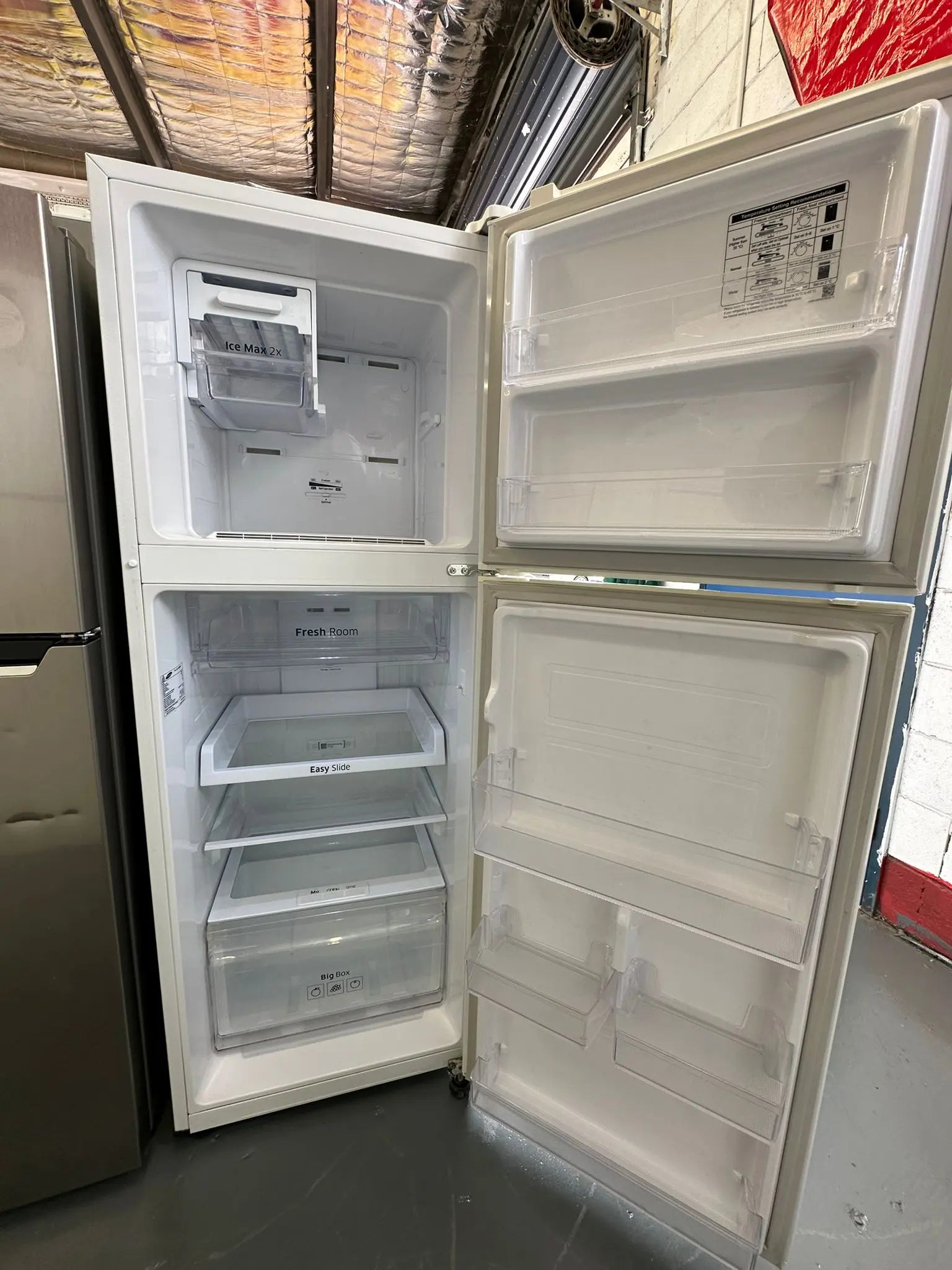Westinghouse 280L Frost-Free Refrigerator-Freezer - Refurbished | SYDNEY