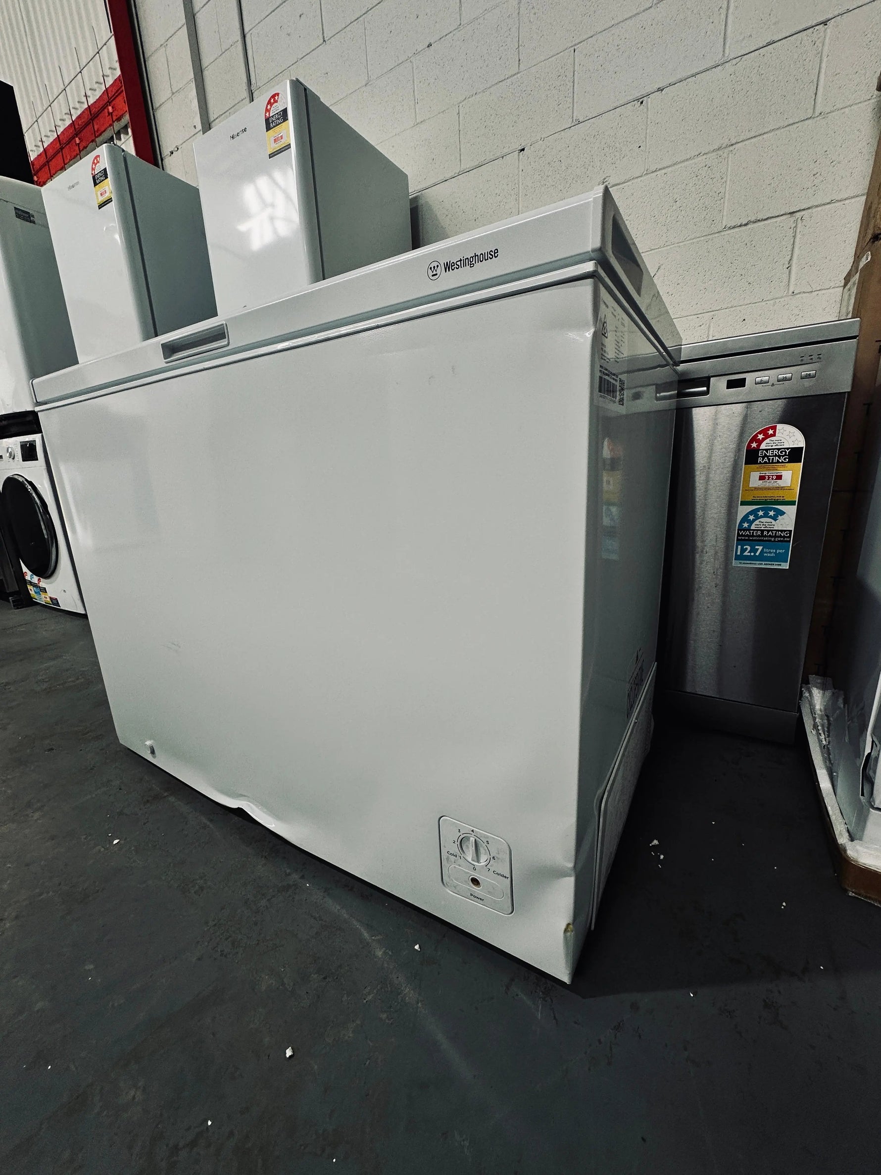 Westinghouse 300L Chest Freezer – Factory Seconds | ADELAIDE