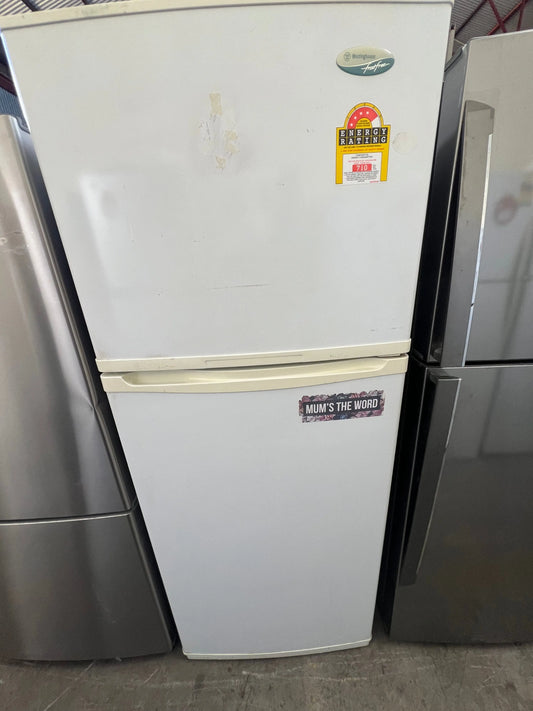 Westinghouse 392 litres fridge freezer | ADELAIDE