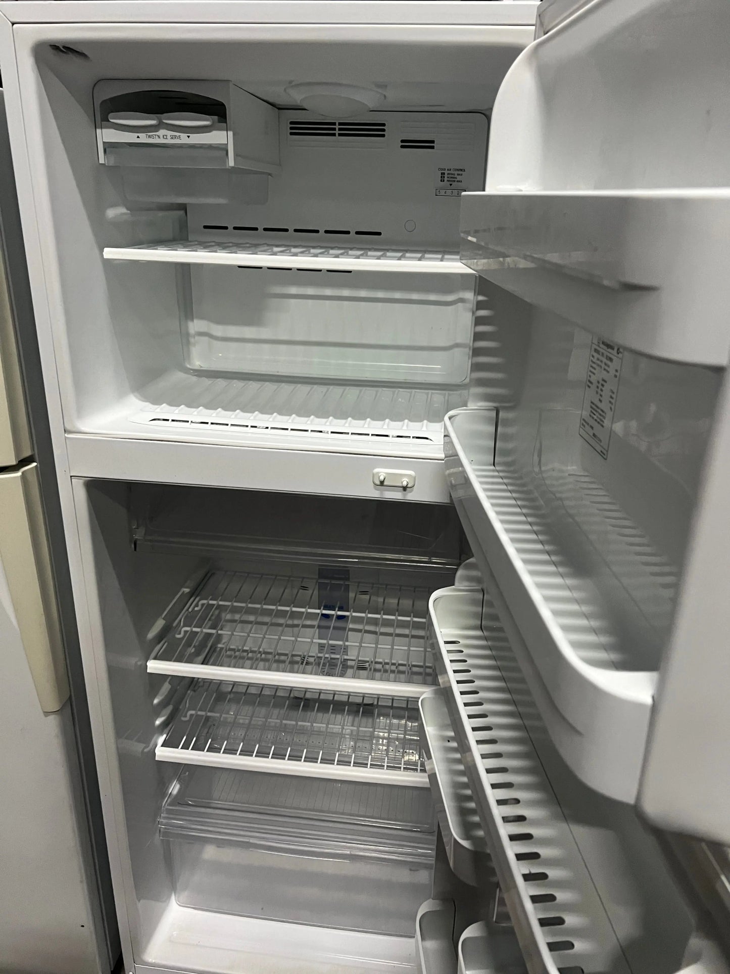 Westinghouse 415 litres fridge freezer | ADELAIDE