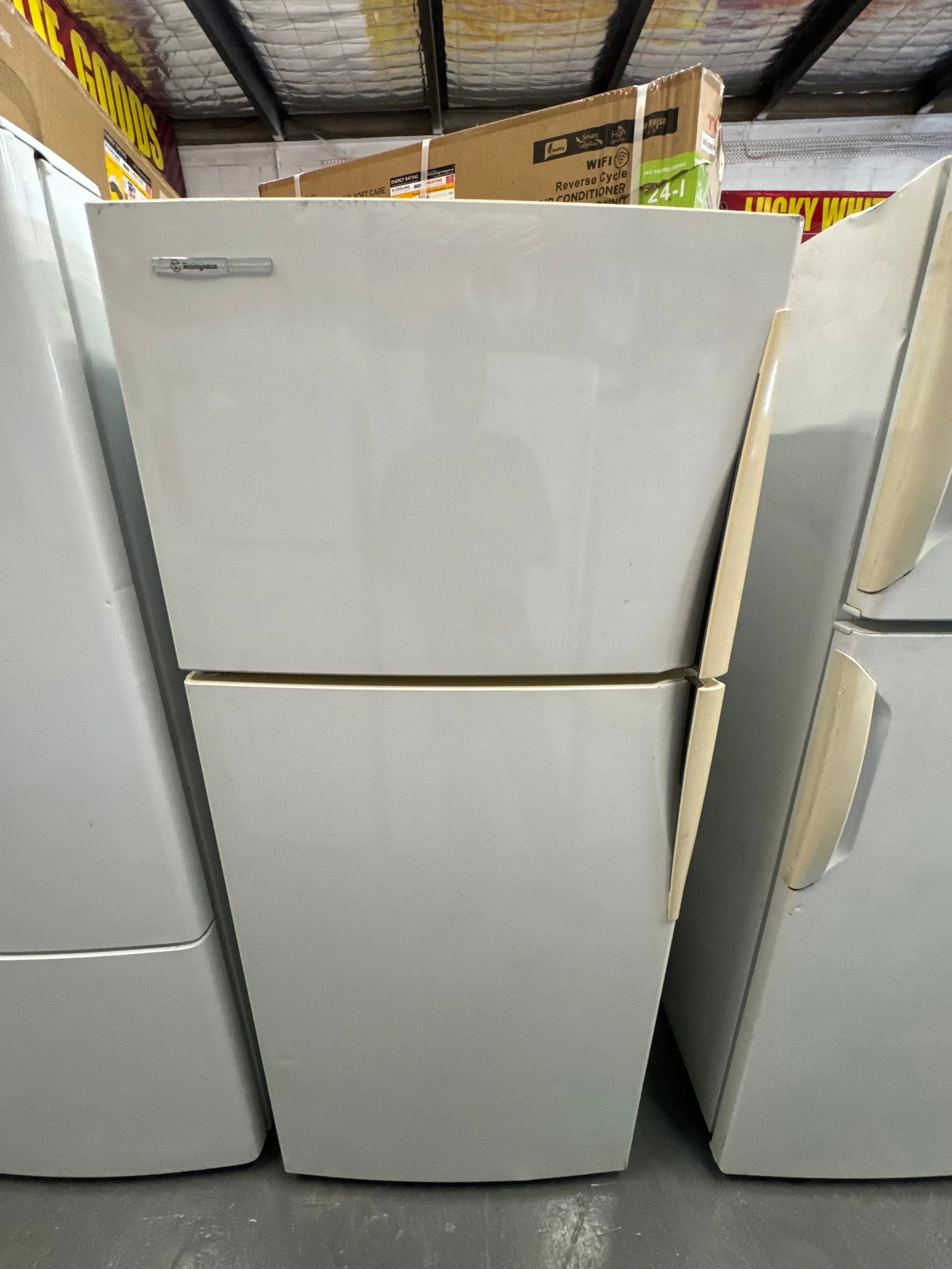 Westinghouse 416L Fridge Freezer | SYDNEY