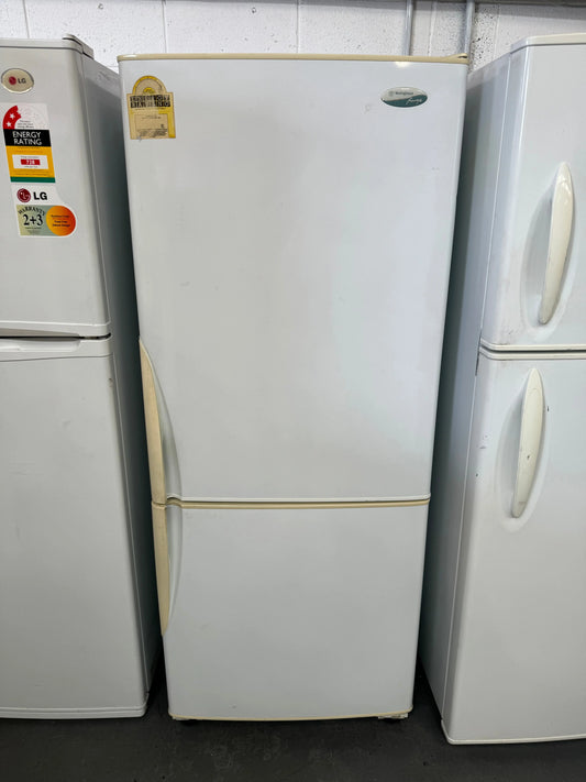 Westinghouse 420 litres Fridge freezer | SYDNEY