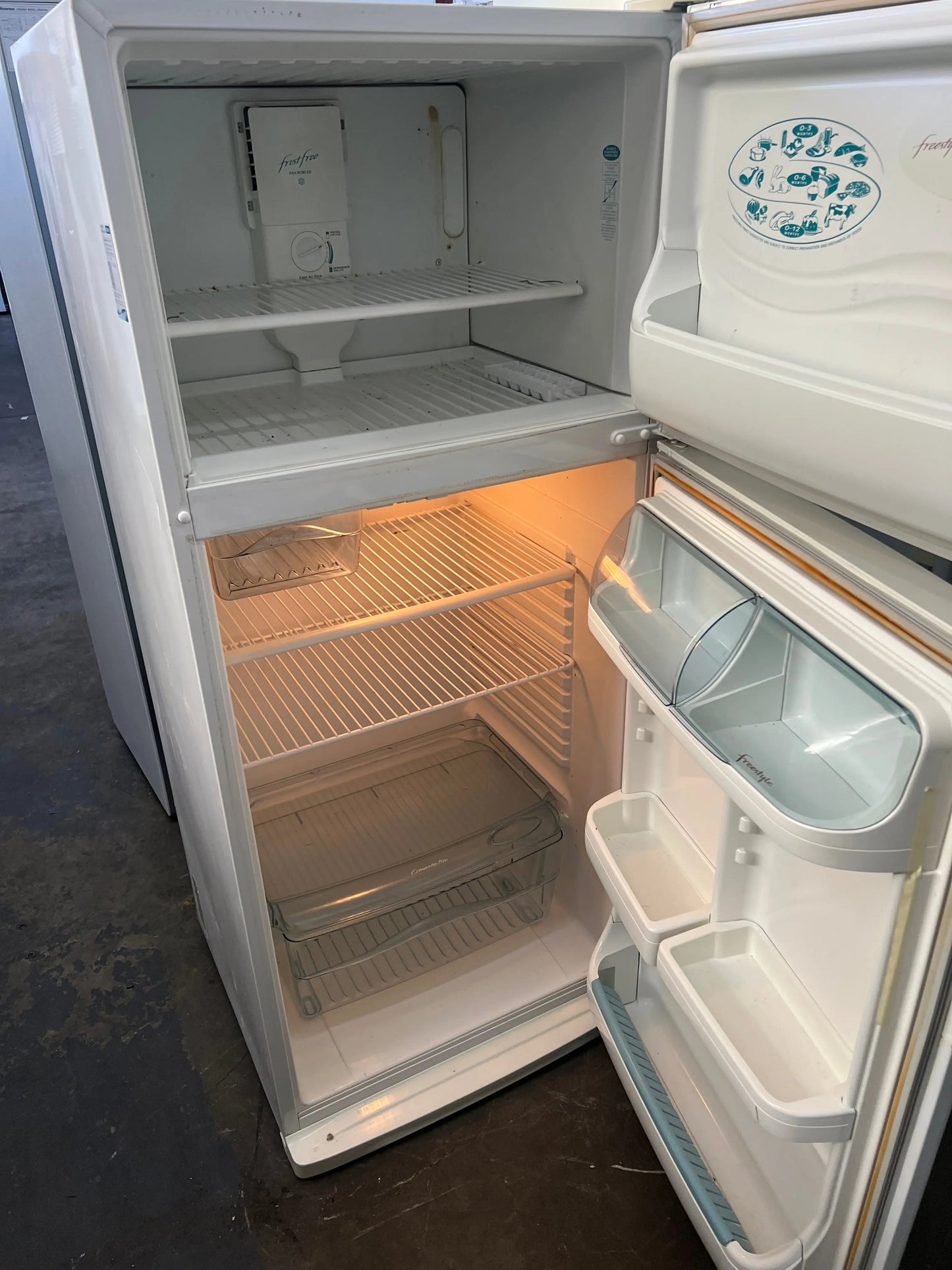 Westinghouse 420 litres fridge freezer | ADELAIDE