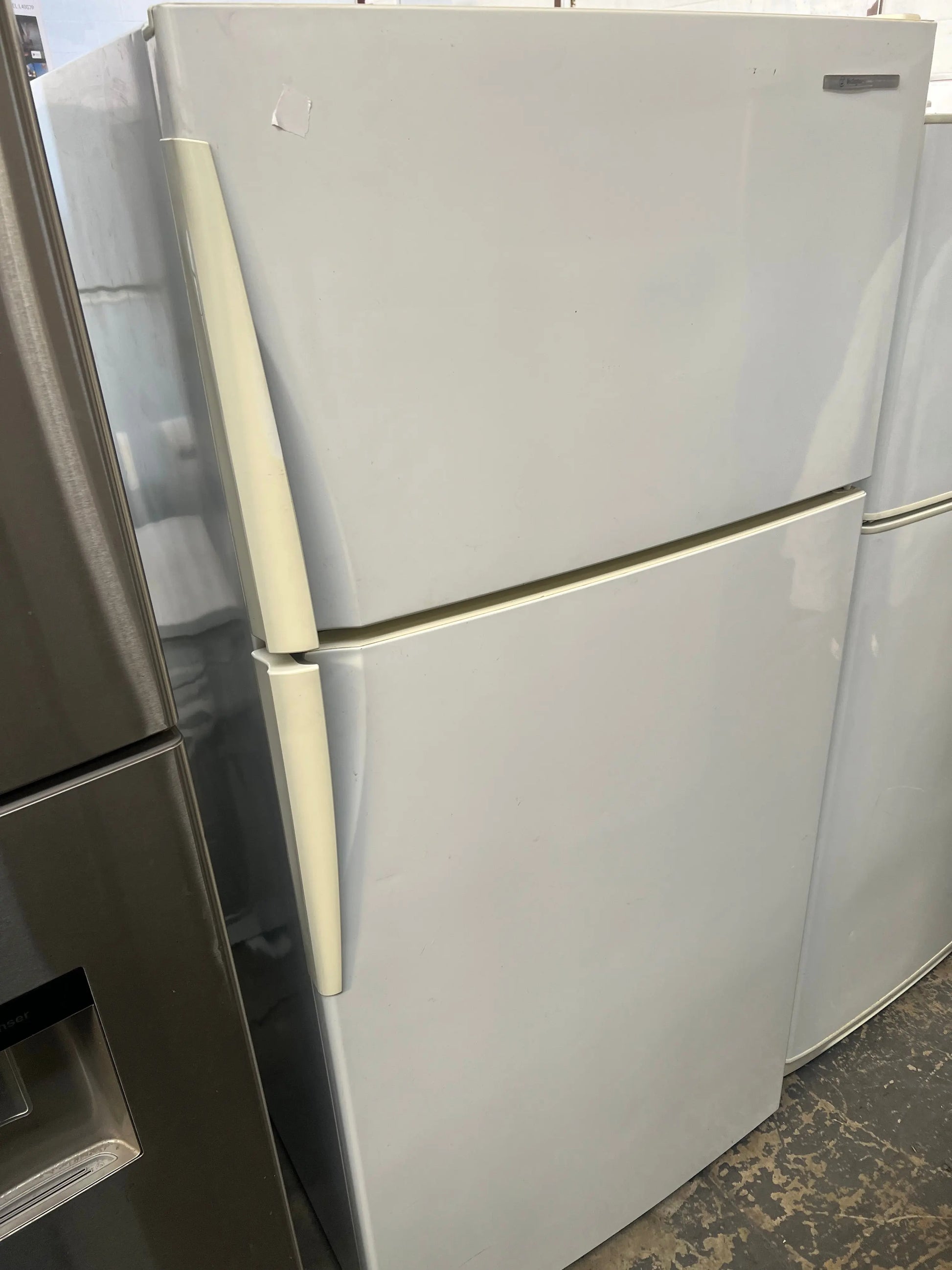 Westinghouse 420 litres fridge freezer | ADELAIDE