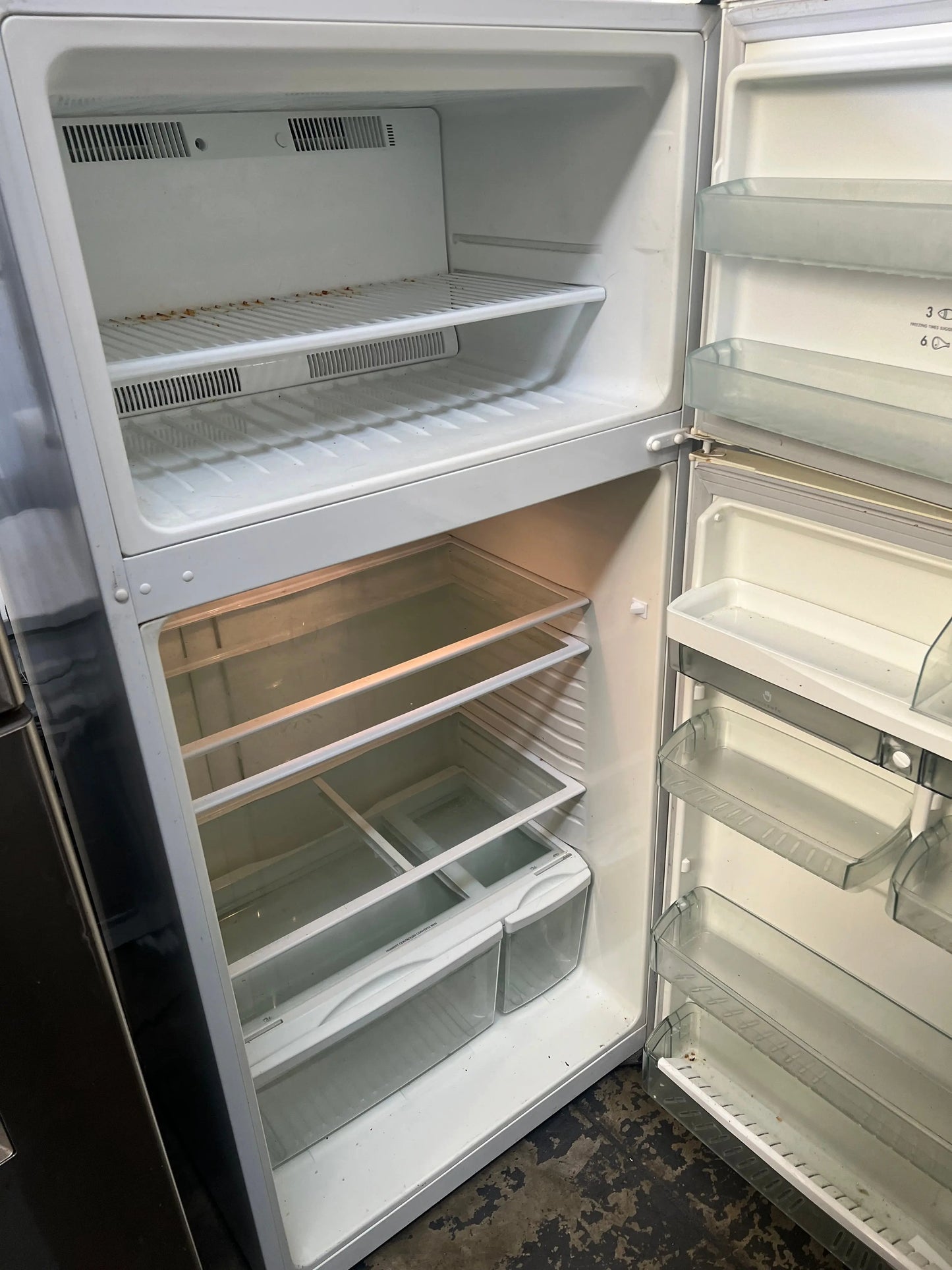 Westinghouse 420 litres fridge freezer | ADELAIDE