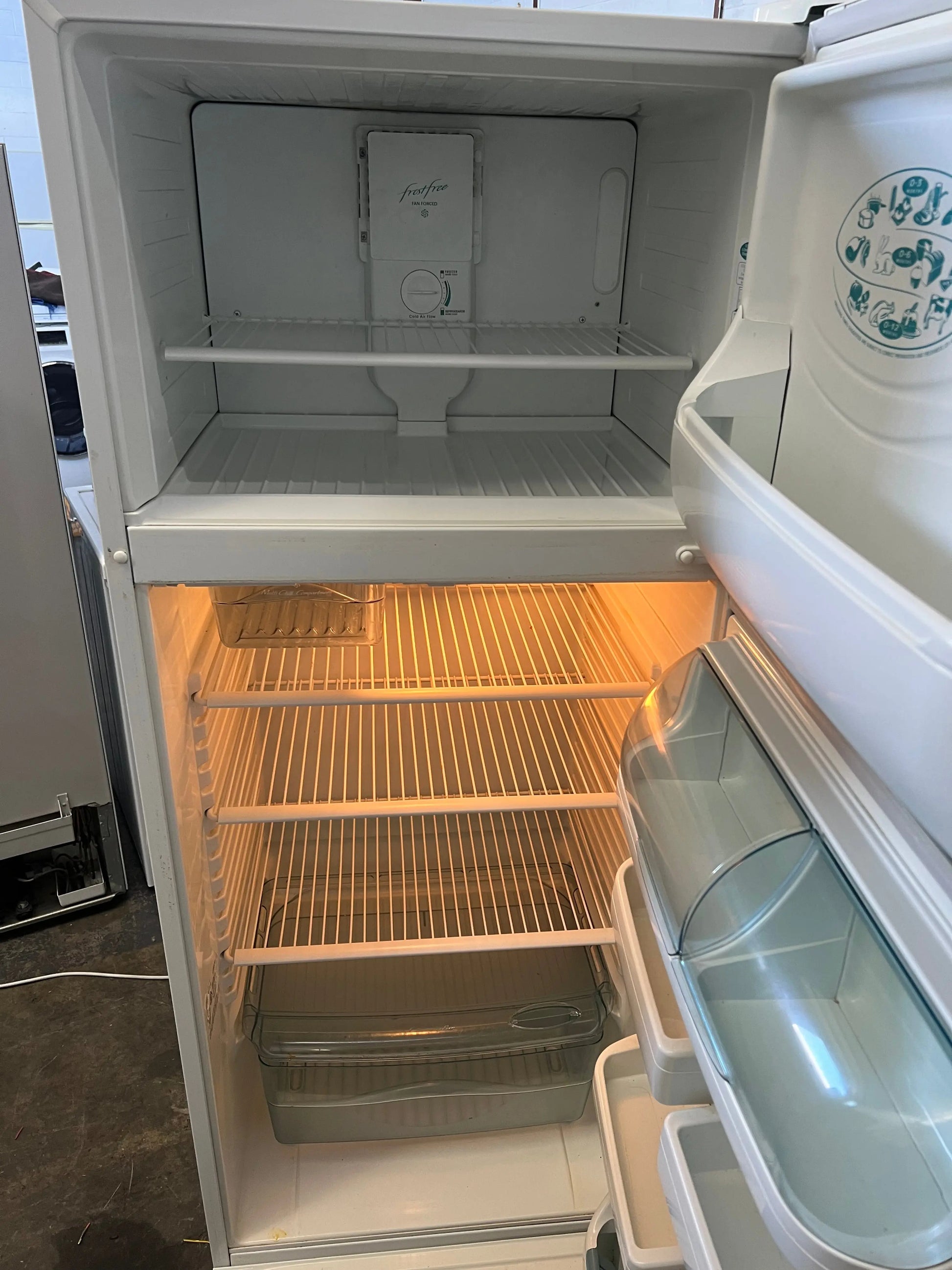 Westinghouse 420 litres fridge freezer | ADELAIDE