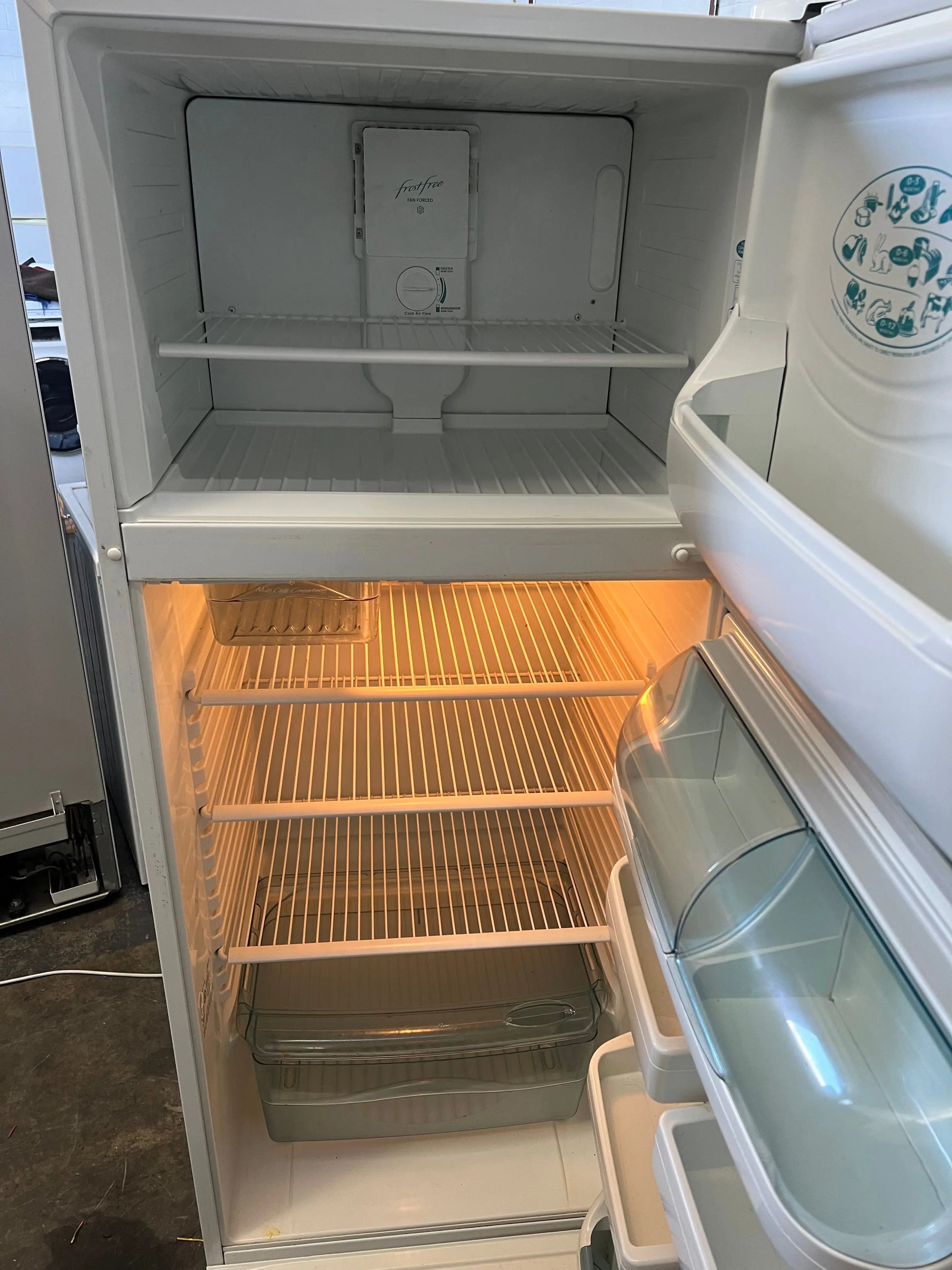 Westinghouse 420 litres fridge freezer | ADELAIDE