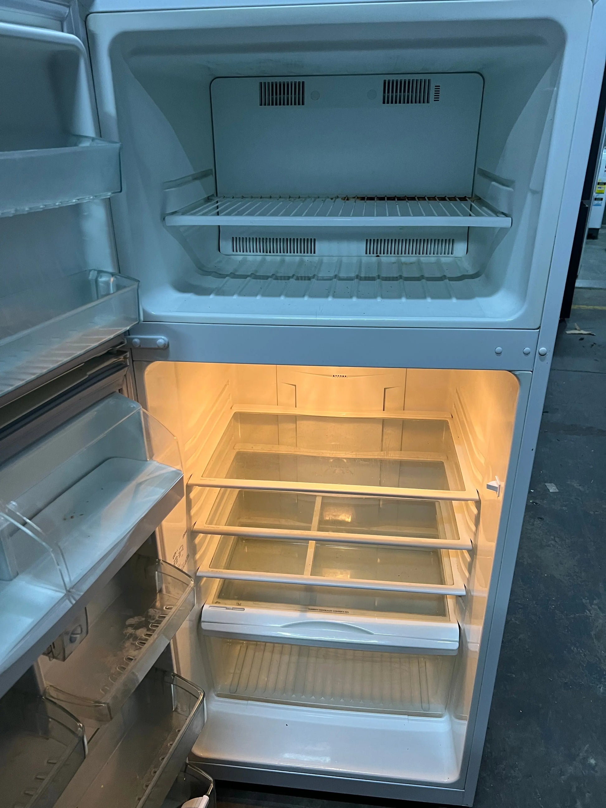 Westinghouse 420 litres fridge freezer | ADELAIDE