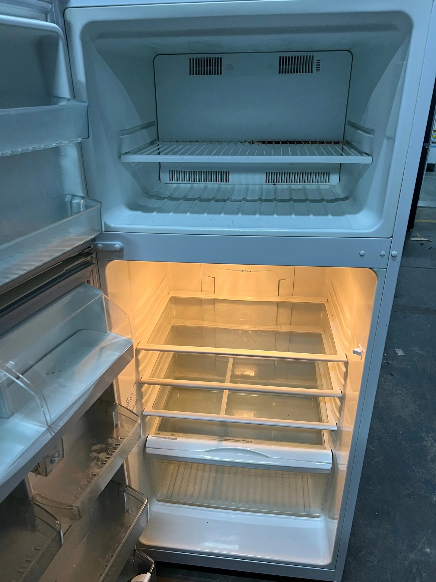 Westinghouse 420 litres fridge freezer | ADELAIDE