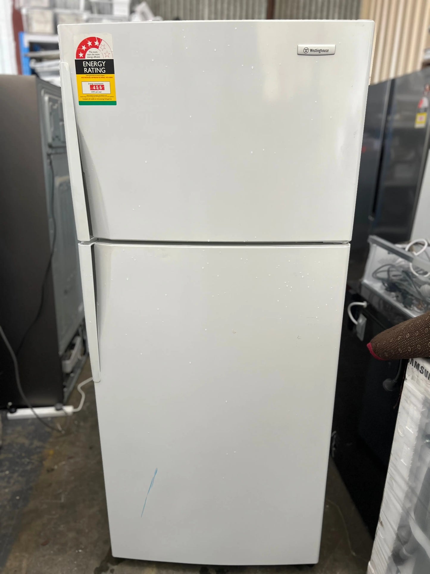 Westinghouse 420 litres fridge freezer | ADELAIDE