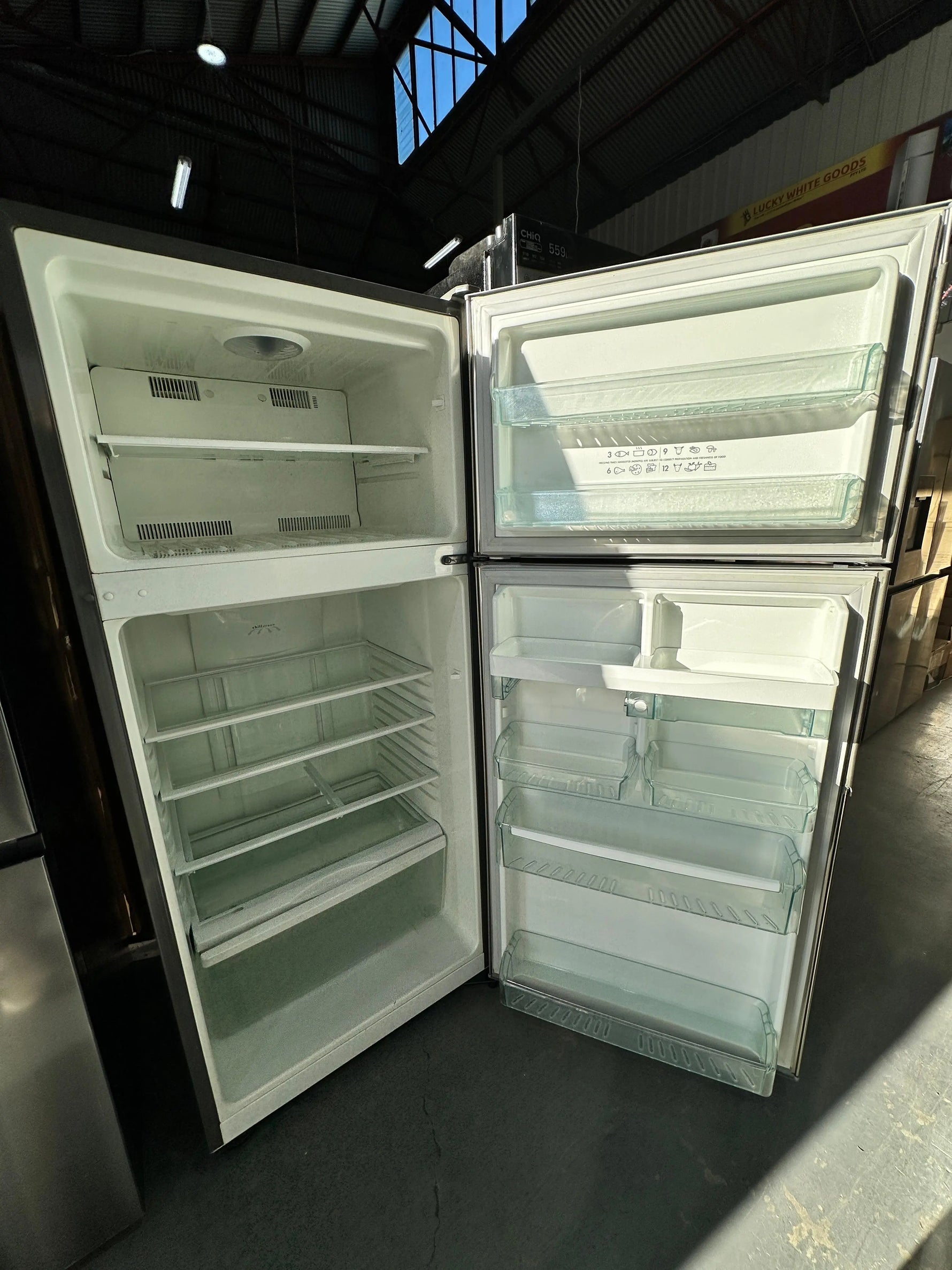 Westinghouse 420L Refurbished Top Mount Fridge Freezer