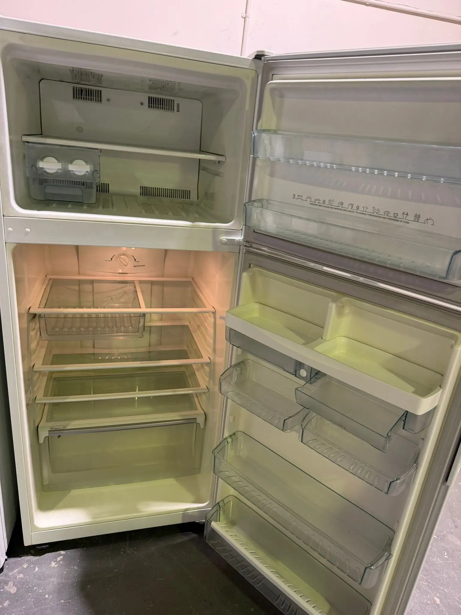 Westinghouse 420L Top Mount Fridge – Refurbished | BRISBANE