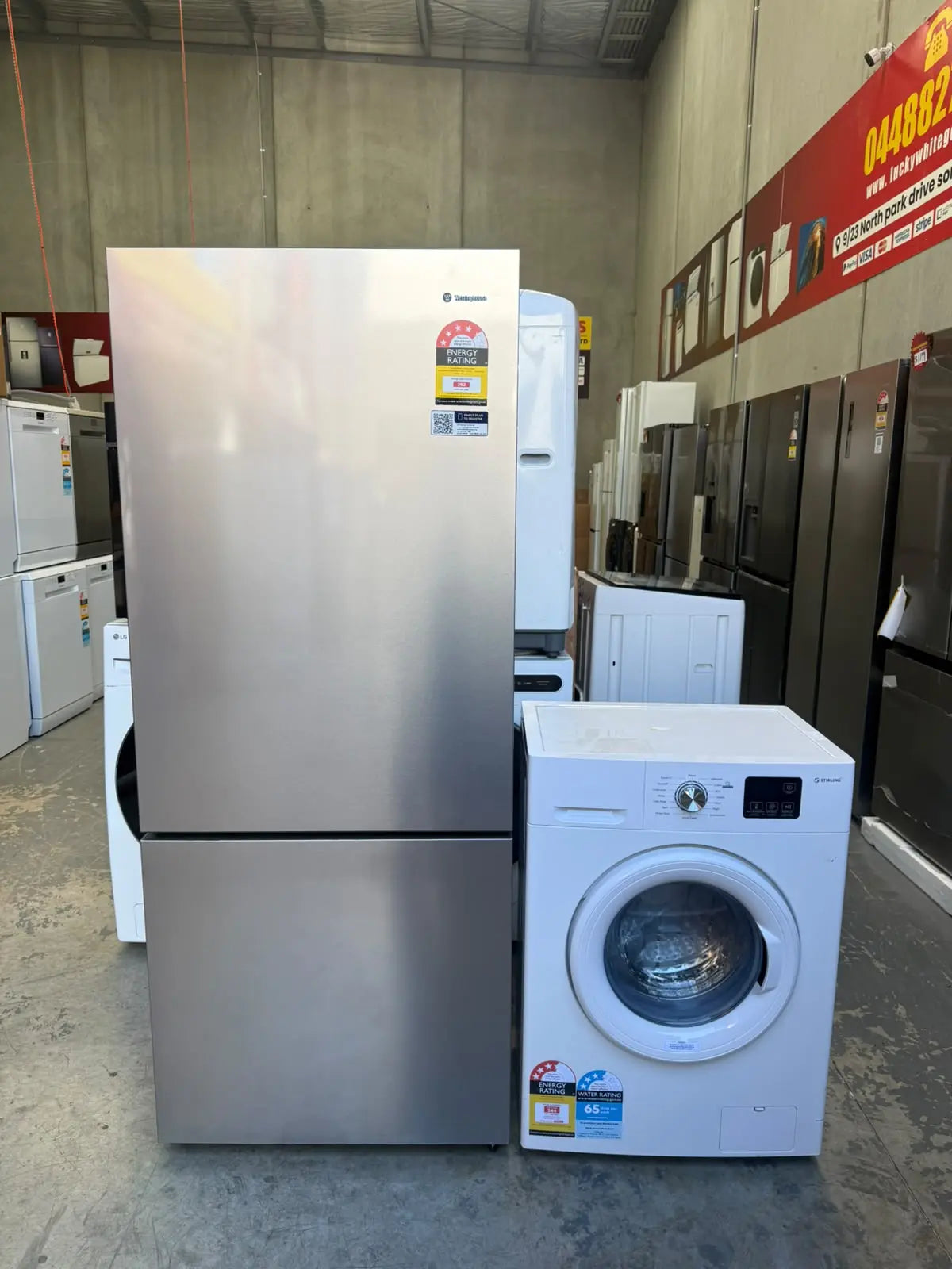 Westinghouse 425L Fridge Freezer + Stirling 6kg Front Load Washing Machine – Factory Second Combo | MELBOURNE