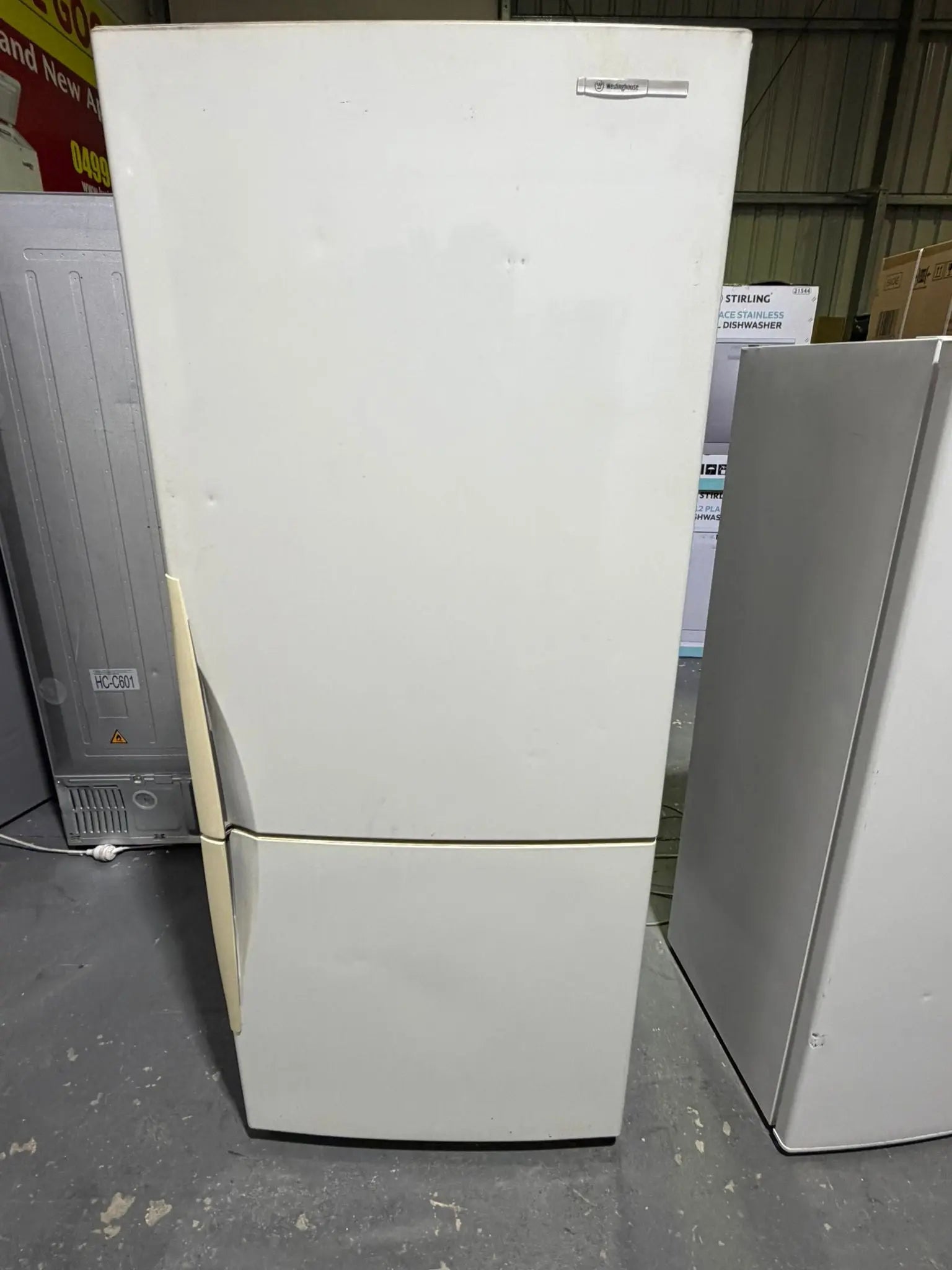 Westinghouse 430L Fridge Freezer – Refurbished | BRISBANE