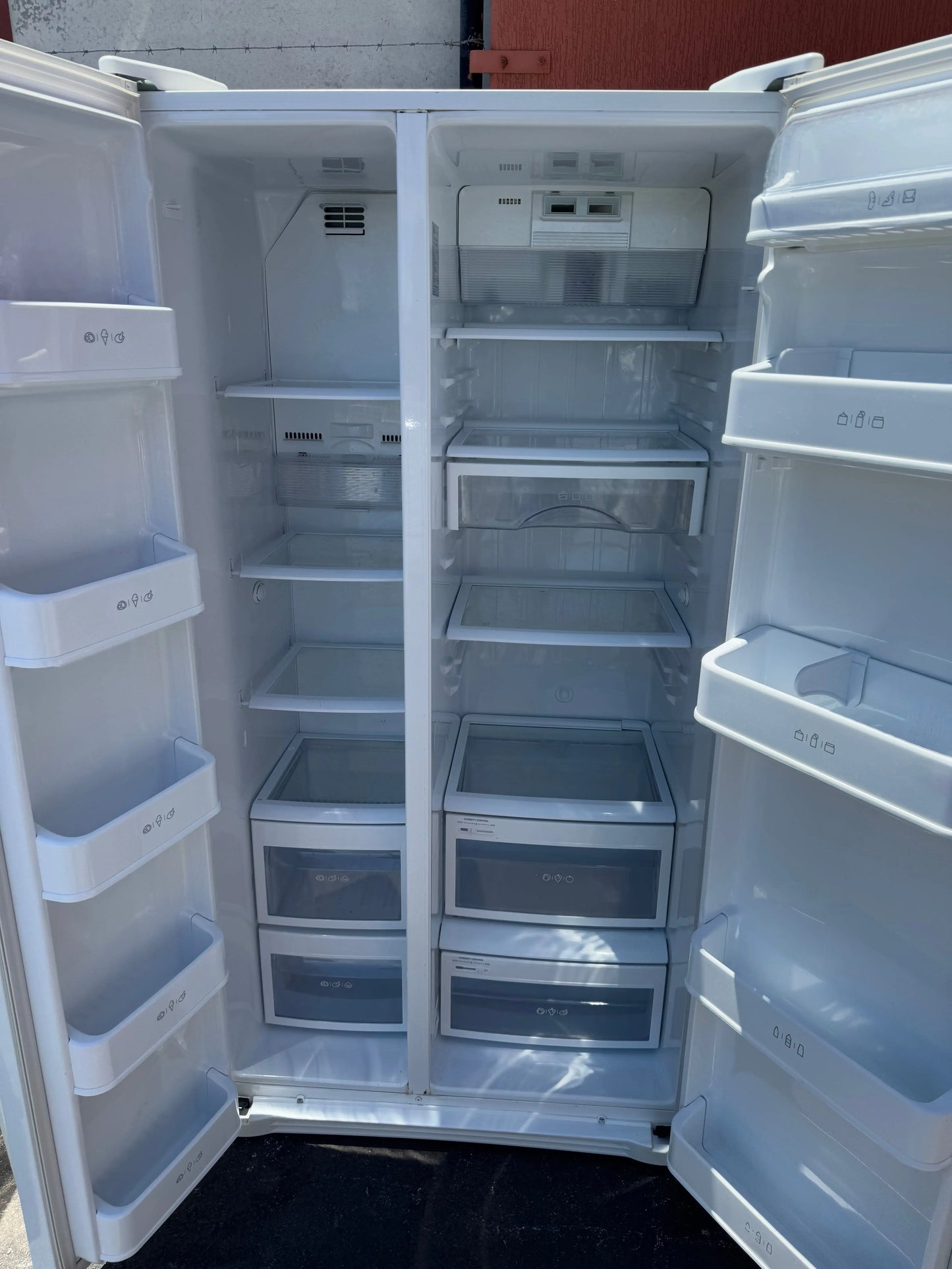 Westinghouse 442 litres fridge freezer | ADELAIDE