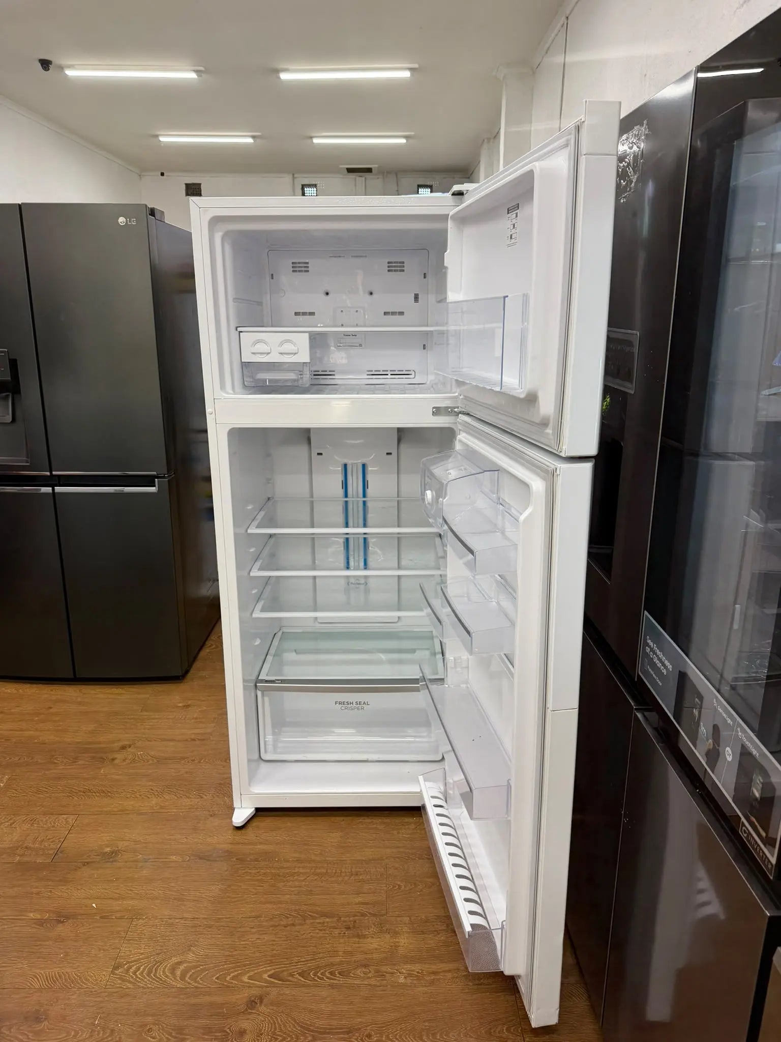 Westinghouse 460L Top Mount Fridge Freezer WTB4600WBR – Refurbished