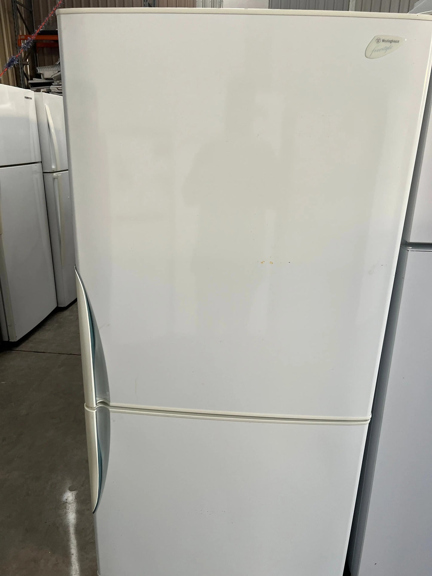 Westinghouse 500 litres fridge freezer | ADELAIDE