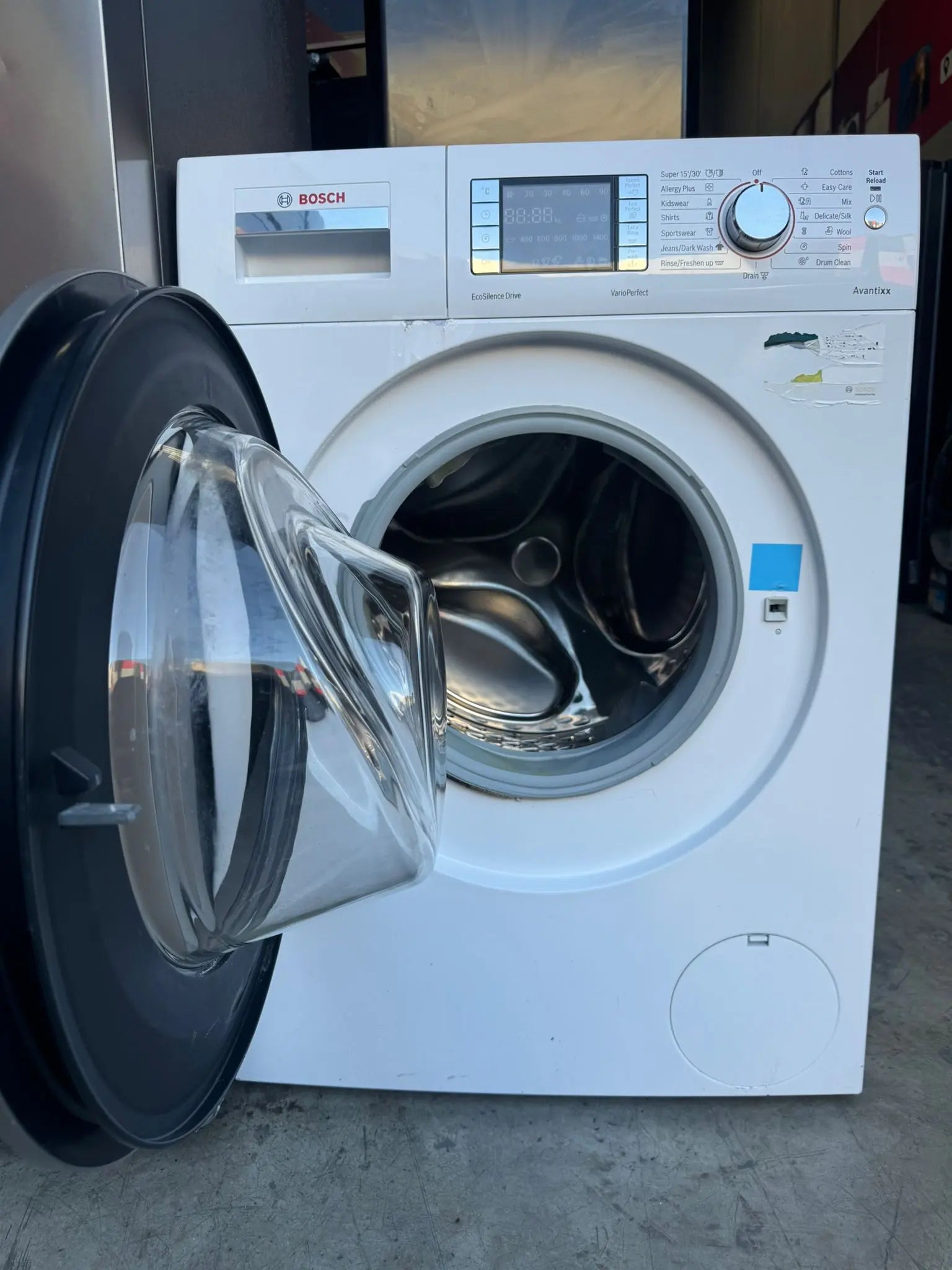 Westinghouse 529L Fridge Freezer & Bosch 7.5kg Washing Machine – Refurbished Combo | MELBOURNE