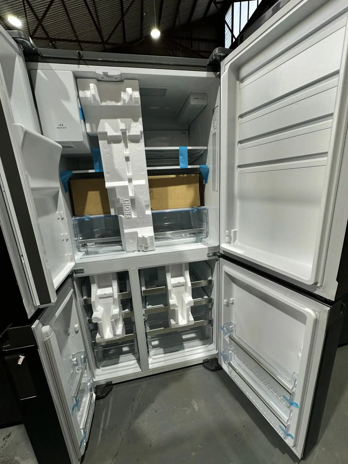 Westinghouse 609L Quad Door Fridge Freezer with Plumbed Ice & Water (Factory Seconds)